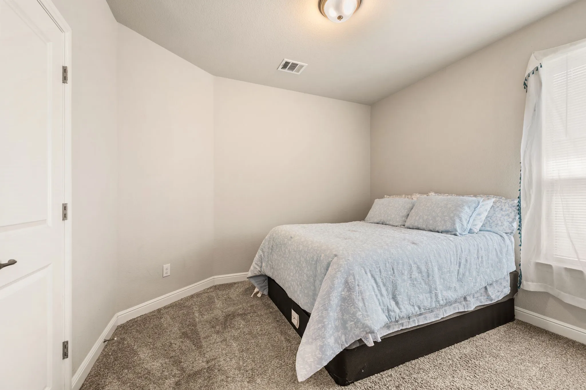 Single Family Residence For Sale in Hood County , 1540 Seabiscuit Drive, Granbury, Texas 76049, 4 Bedroom, 2 Bathroom, 2 Garage spaces, 1,848 Sqft, built in 2020, mls#21350910, Real Estate Agent in Granbury, Homes For Sale in Hood county, Homes For Sale in Granbury, Realtor in Granbury Texas, Real Estate Brokerage Independent Realty Texas, Luminita Cordes Realtor