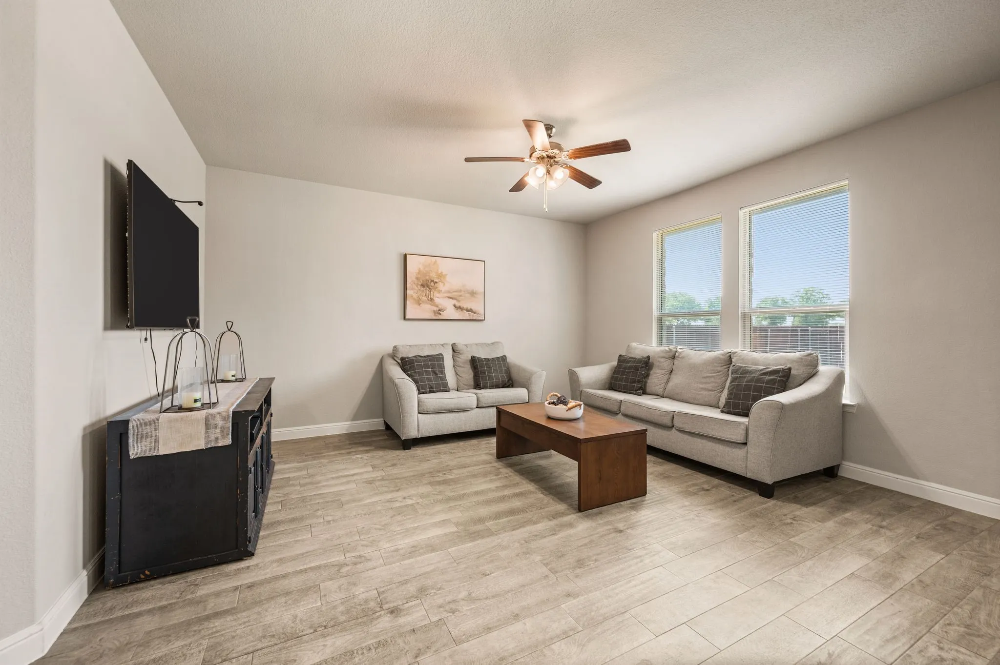 Single Family Residence For Sale in Hood County , 1540 Seabiscuit Drive, Granbury, Texas 76049, 4 Bedroom, 2 Bathroom, 2 Garage spaces, 1,848 Sqft, built in 2020, mls#21350910, Real Estate Agent in Granbury, Homes For Sale in Hood county, Homes For Sale in Granbury, Realtor in Granbury Texas, Real Estate Brokerage Independent Realty Texas, Luminita Cordes Realtor