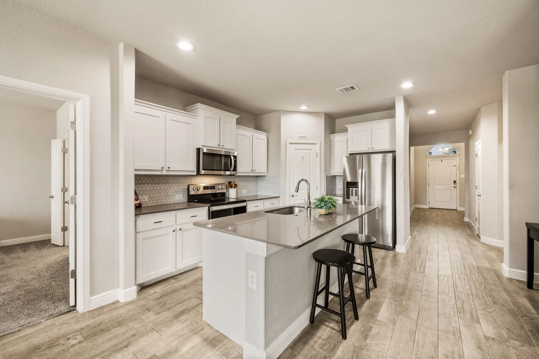 Single Family Residence For Sale in Hood County , 1540 Seabiscuit Drive, Granbury, Texas 76049, 4 Bedroom, 2 Bathroom, 2 Garage spaces, 1,848 Sqft, built in 2020, mls#21350910, Real Estate Agent in Granbury, Homes For Sale in Hood county, Homes For Sale in Granbury, Realtor in Granbury Texas, Real Estate Brokerage Independent Realty Texas, Luminita Cordes Realtor