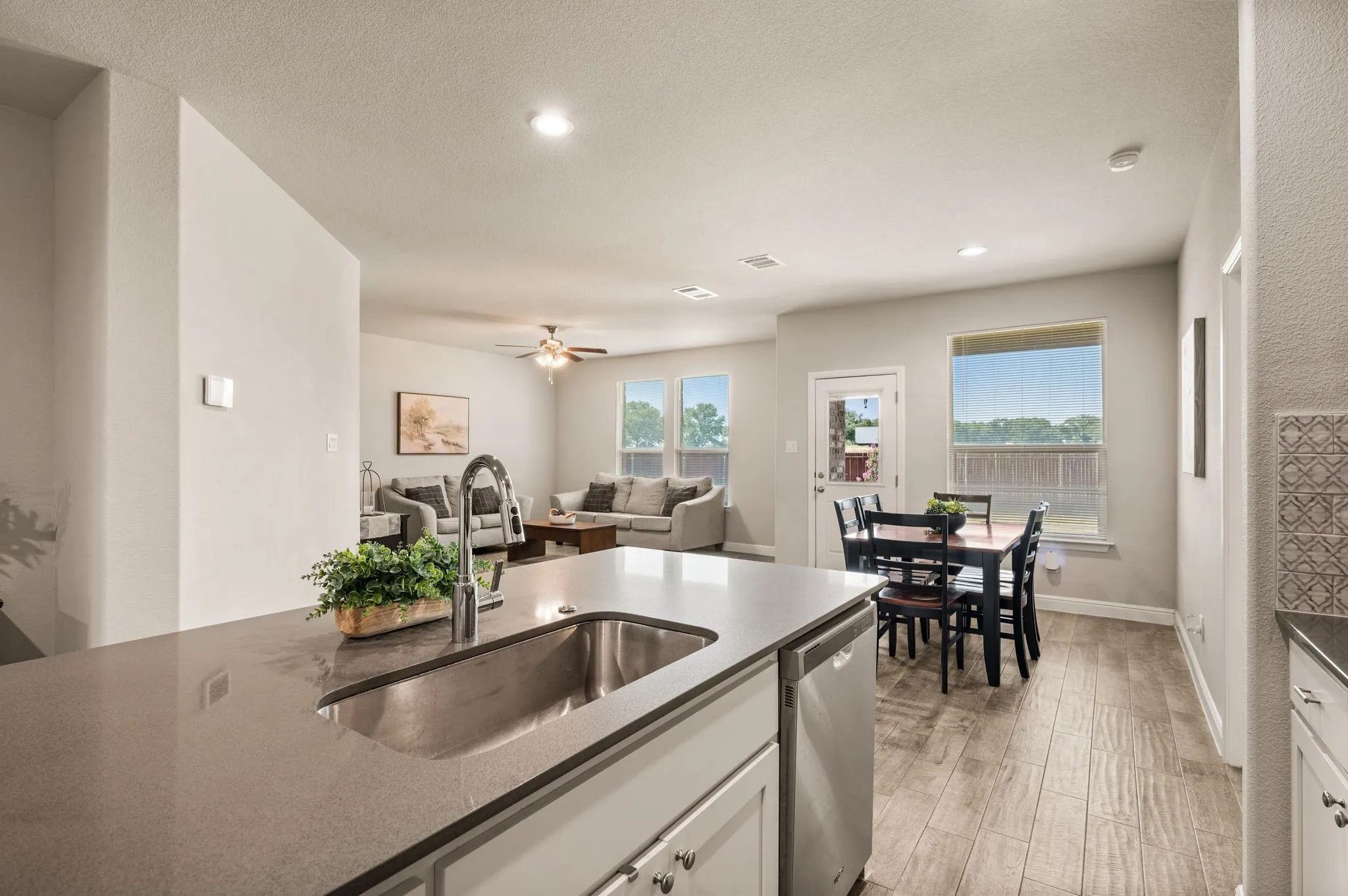 Single Family Residence For Sale in Hood County , 1540 Seabiscuit Drive, Granbury, Texas 76049, 4 Bedroom, 2 Bathroom, 2 Garage spaces, 1,848 Sqft, built in 2020, mls#21350910, Real Estate Agent in Granbury, Homes For Sale in Hood county, Homes For Sale in Granbury, Realtor in Granbury Texas, Real Estate Brokerage Independent Realty Texas, Luminita Cordes Realtor