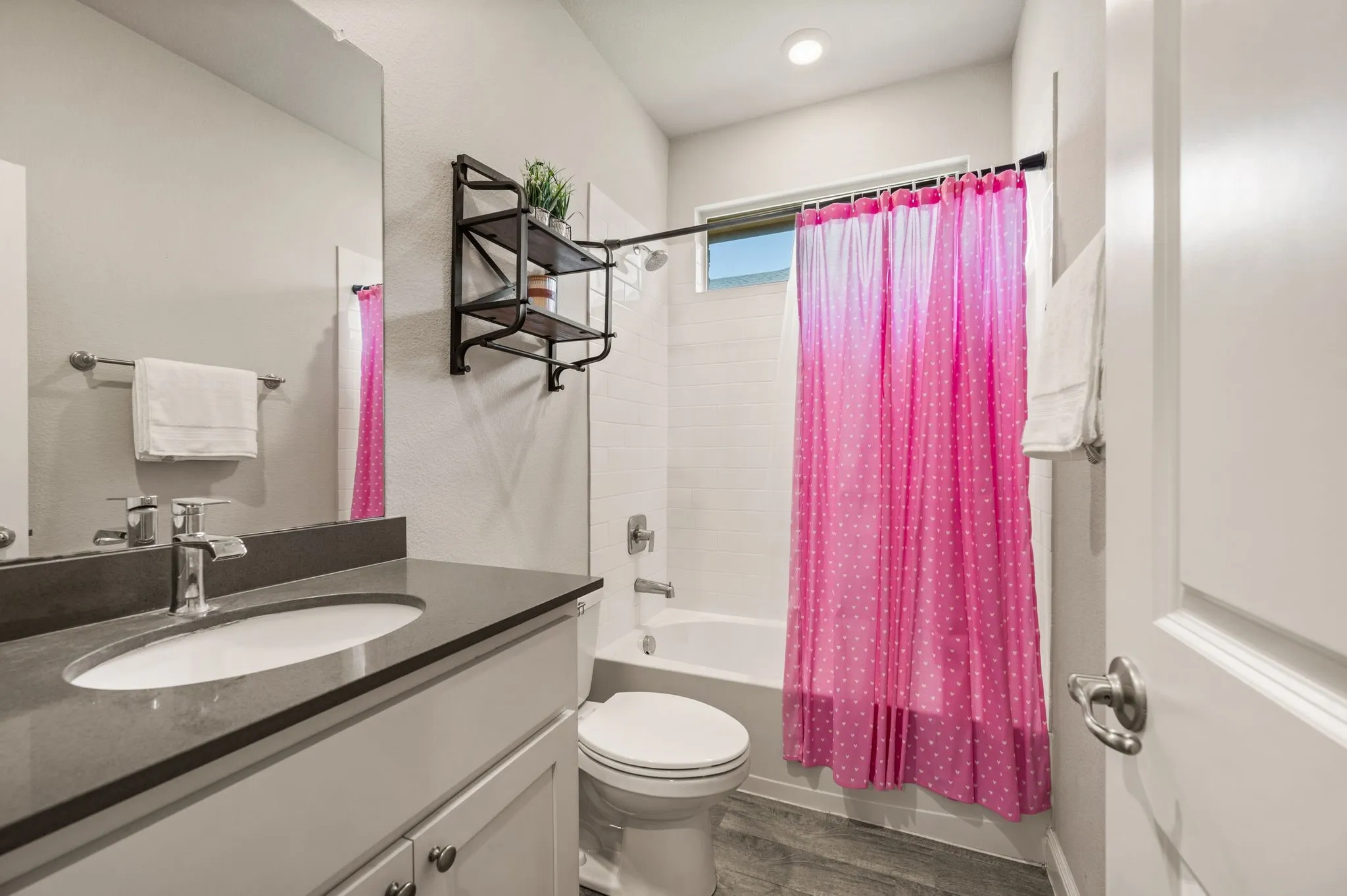Single Family Residence For Sale in Hood County , 1540 Seabiscuit Drive, Granbury, Texas 76049, 4 Bedroom, 2 Bathroom, 2 Garage spaces, 1,848 Sqft, built in 2020, mls#21350910, Real Estate Agent in Granbury, Homes For Sale in Hood county, Homes For Sale in Granbury, Realtor in Granbury Texas, Real Estate Brokerage Independent Realty Texas, Luminita Cordes Realtor