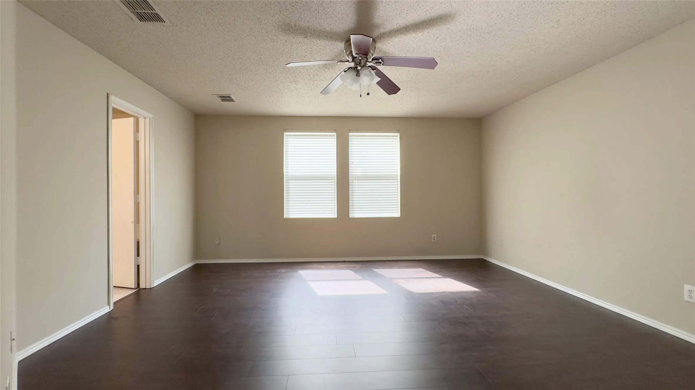 Single Family Residence For Rent in Collin County , 5321 Devils River Drive, Mc Kinney, Texas 75071, 4 Bedroom, 3 Bathroom, 2 Garage spaces, 2,907 Sqft, built in 2003, mls#21352715, Real Estate Agent in Mc Kinney, Homes For Rent in Collin county, Homes For Rent in Mc Kinney, Realtor in Mc Kinney Texas, Real Estate Brokerage Independent Realty Texas, Luminita Cordes Realtor