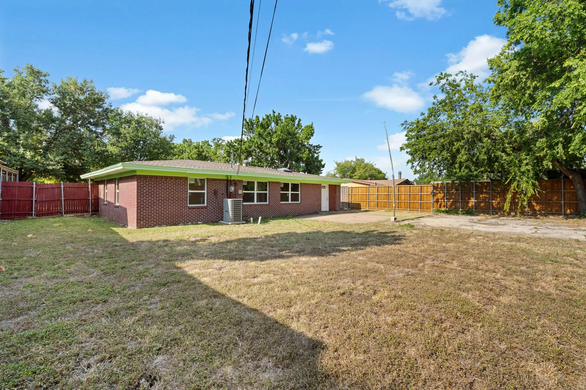 Single Family Residence For Sale in Dallas County , 13545 Flagstone Lane, Dallas, Texas 75240, 4 Bedroom, 2 Bathroom, Garage spaces, 2,100 Sqft, built in 1956, mls#21351806, Real Estate Agent in Dallas, Homes For Sale in Dallas county, Homes For Sale in Dallas, Realtor in Dallas Texas, Real Estate Brokerage Independent Realty Texas, Luminita Cordes Realtor