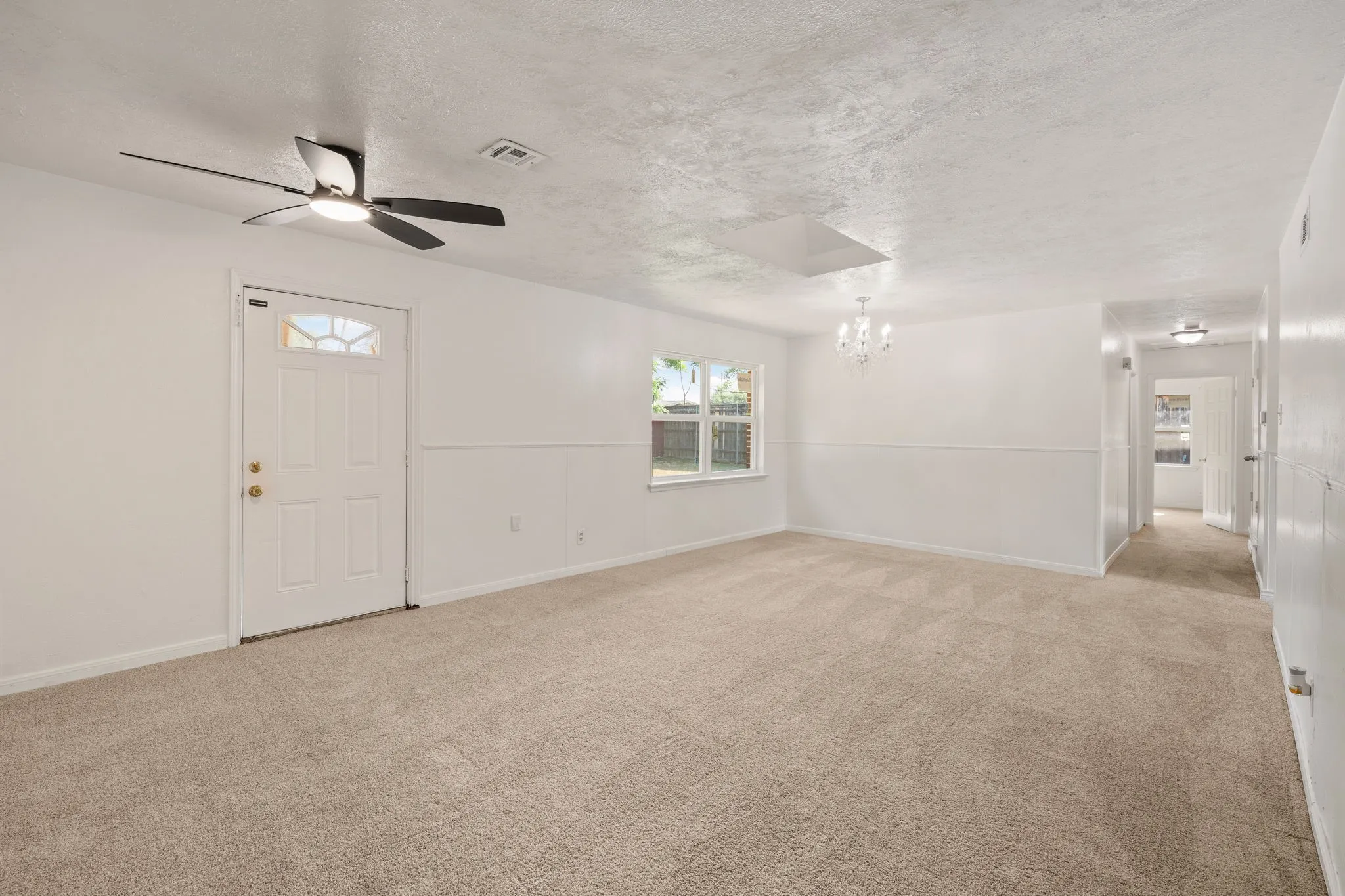 Single Family Residence For Sale in Dallas County , 13545 Flagstone Lane, Dallas, Texas 75240, 4 Bedroom, 2 Bathroom, Garage spaces, 2,100 Sqft, built in 1956, mls#21351806, Real Estate Agent in Dallas, Homes For Sale in Dallas county, Homes For Sale in Dallas, Realtor in Dallas Texas, Real Estate Brokerage Independent Realty Texas, Luminita Cordes Realtor
