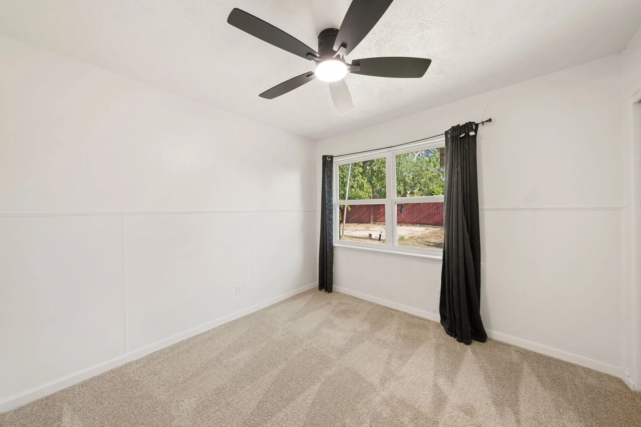 Single Family Residence For Sale in Dallas County , 13545 Flagstone Lane, Dallas, Texas 75240, 4 Bedroom, 2 Bathroom, Garage spaces, 2,100 Sqft, built in 1956, mls#21351806, Real Estate Agent in Dallas, Homes For Sale in Dallas county, Homes For Sale in Dallas, Realtor in Dallas Texas, Real Estate Brokerage Independent Realty Texas, Luminita Cordes Realtor