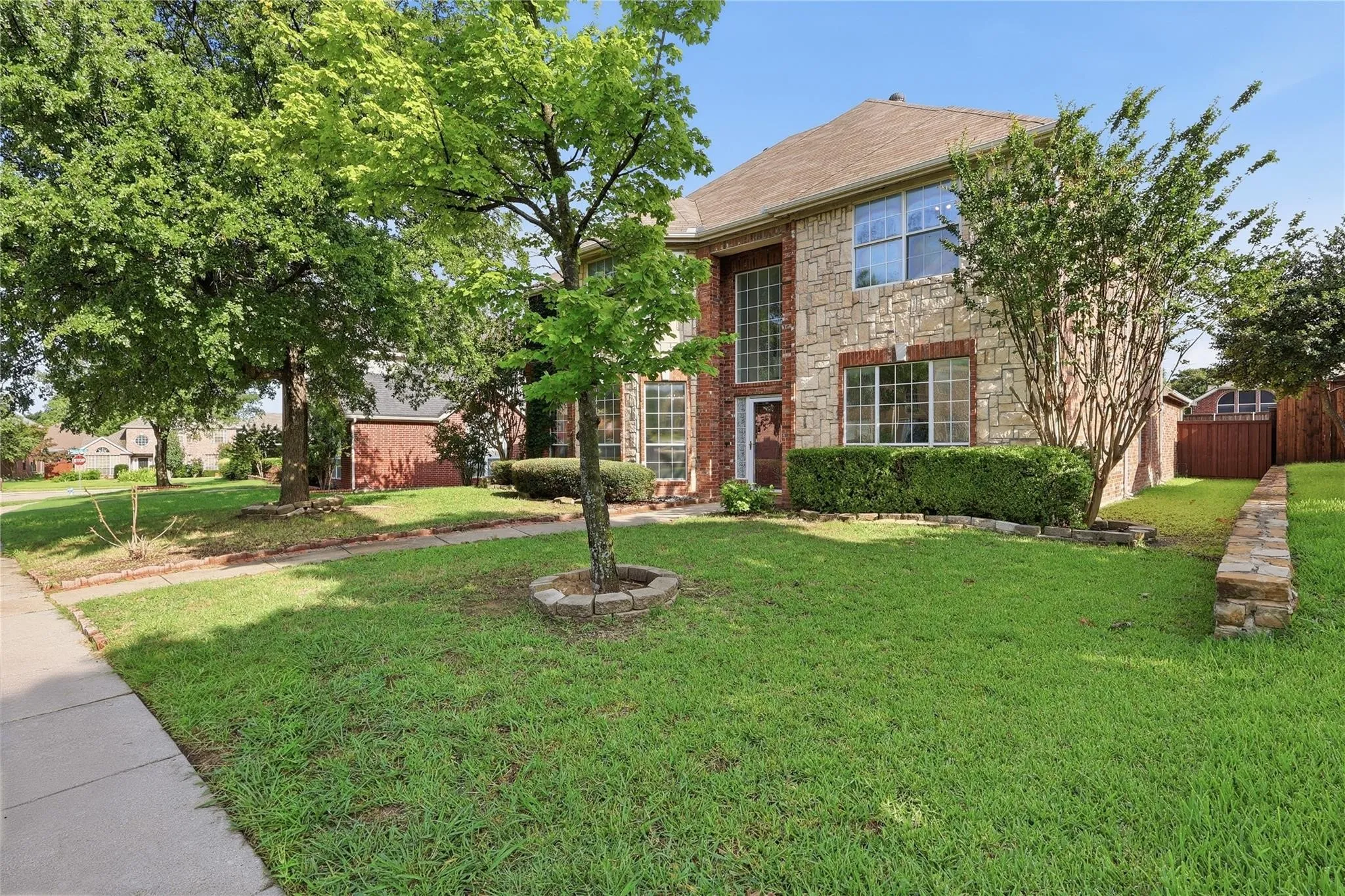 Single Family Residence For Sale in Collin County , 2809 Tallahassee, Plano, Texas 75074, 4 Bedroom, 4 Bathroom, 2 Garage spaces, 3,331 Sqft, built in 2000, mls#21352273, Real Estate Agent in Plano, Homes For Sale in Collin county, Homes For Sale in Plano, Realtor in Plano Texas, Real Estate Brokerage Independent Realty Texas, Luminita Cordes Realtor