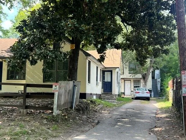 Apartment For Sale in Gregg County , 237 E Culver Street, Longview, Texas 75602, 8 Bedroom, 7 Bathroom, Garage spaces, 0 Sqft, built in 1943, mls#21352674, Real Estate Agent in Longview, Homes For Sale in Gregg county, Homes For Sale in Longview, Realtor in Longview Texas, Real Estate Brokerage Independent Realty Texas, Luminita Cordes Realtor