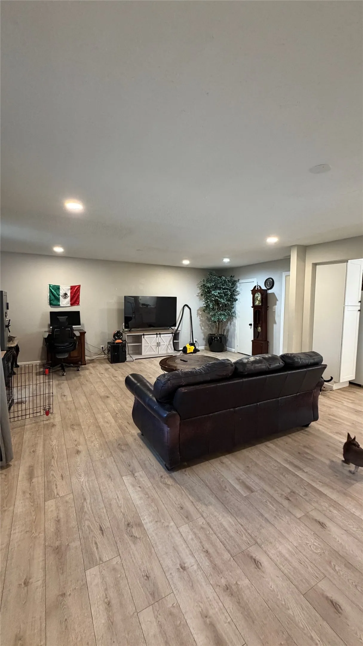 Single Family Residence For Sale in Dallas County , 1001 E Linda Drive, Garland, Texas 75041, 3 Bedroom, 2 Bathroom, Garage spaces, 1,372 Sqft, built in 1964, mls#21351539, Real Estate Agent in Garland, Homes For Sale in Dallas county, Homes For Sale in Garland, Realtor in Garland Texas, Real Estate Brokerage Independent Realty Texas, Luminita Cordes Realtor