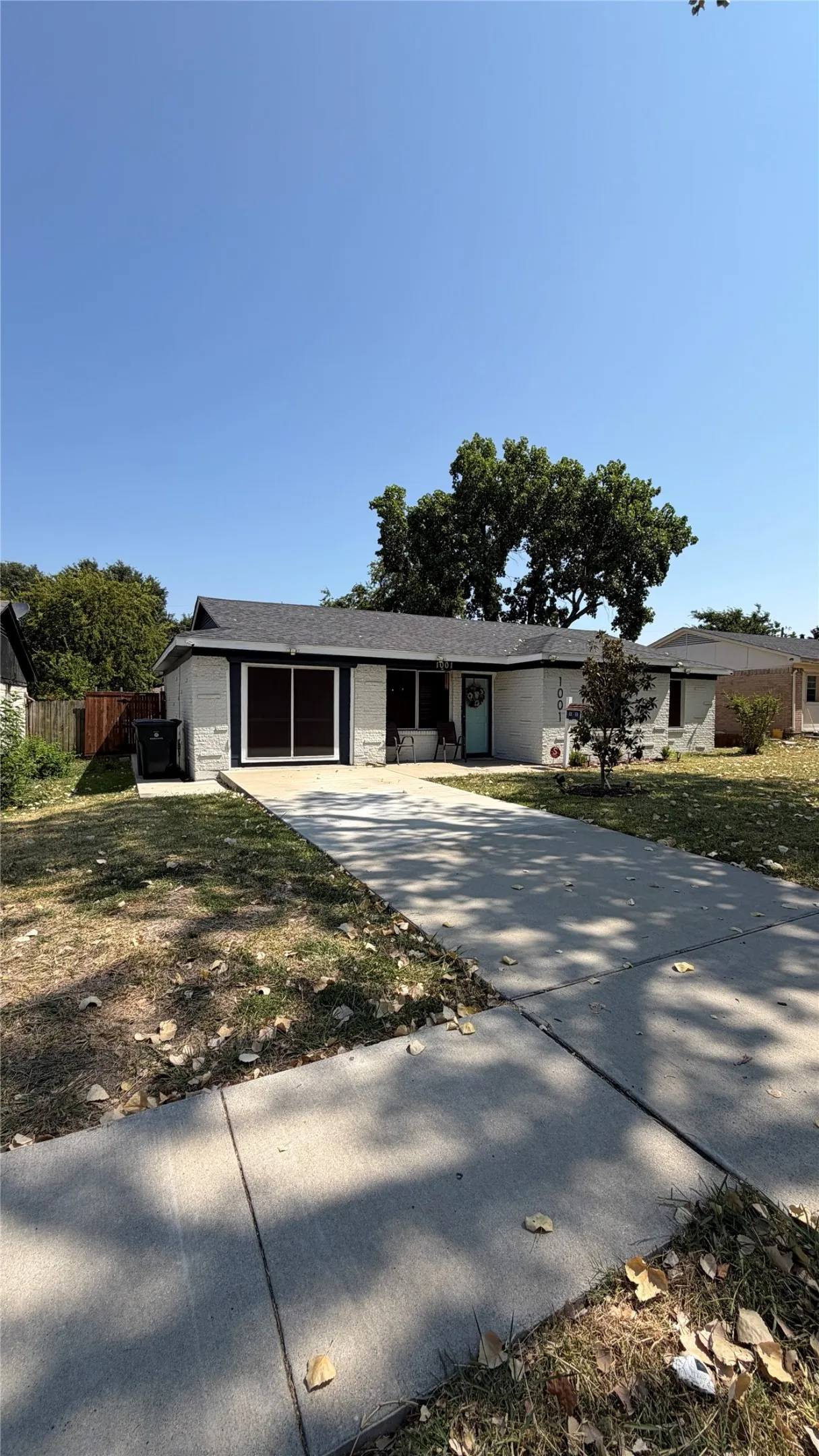 Single Family Residence For Sale in Dallas County , 1001 E Linda Drive, Garland, Texas 75041, 3 Bedroom, 2 Bathroom, Garage spaces, 1,372 Sqft, built in 1964, mls#21351539, Real Estate Agent in Garland, Homes For Sale in Dallas county, Homes For Sale in Garland, Realtor in Garland Texas, Real Estate Brokerage Independent Realty Texas, Luminita Cordes Realtor