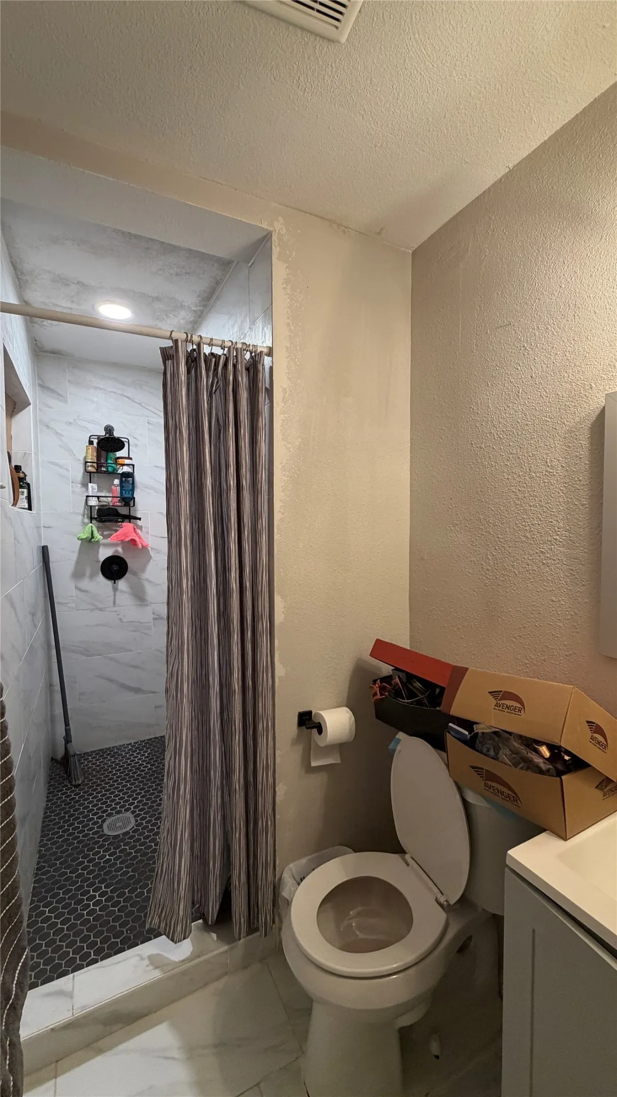 Single Family Residence For Sale in Dallas County , 1001 E Linda Drive, Garland, Texas 75041, 3 Bedroom, 2 Bathroom, Garage spaces, 1,372 Sqft, built in 1964, mls#21351539, Real Estate Agent in Garland, Homes For Sale in Dallas county, Homes For Sale in Garland, Realtor in Garland Texas, Real Estate Brokerage Independent Realty Texas, Luminita Cordes Realtor