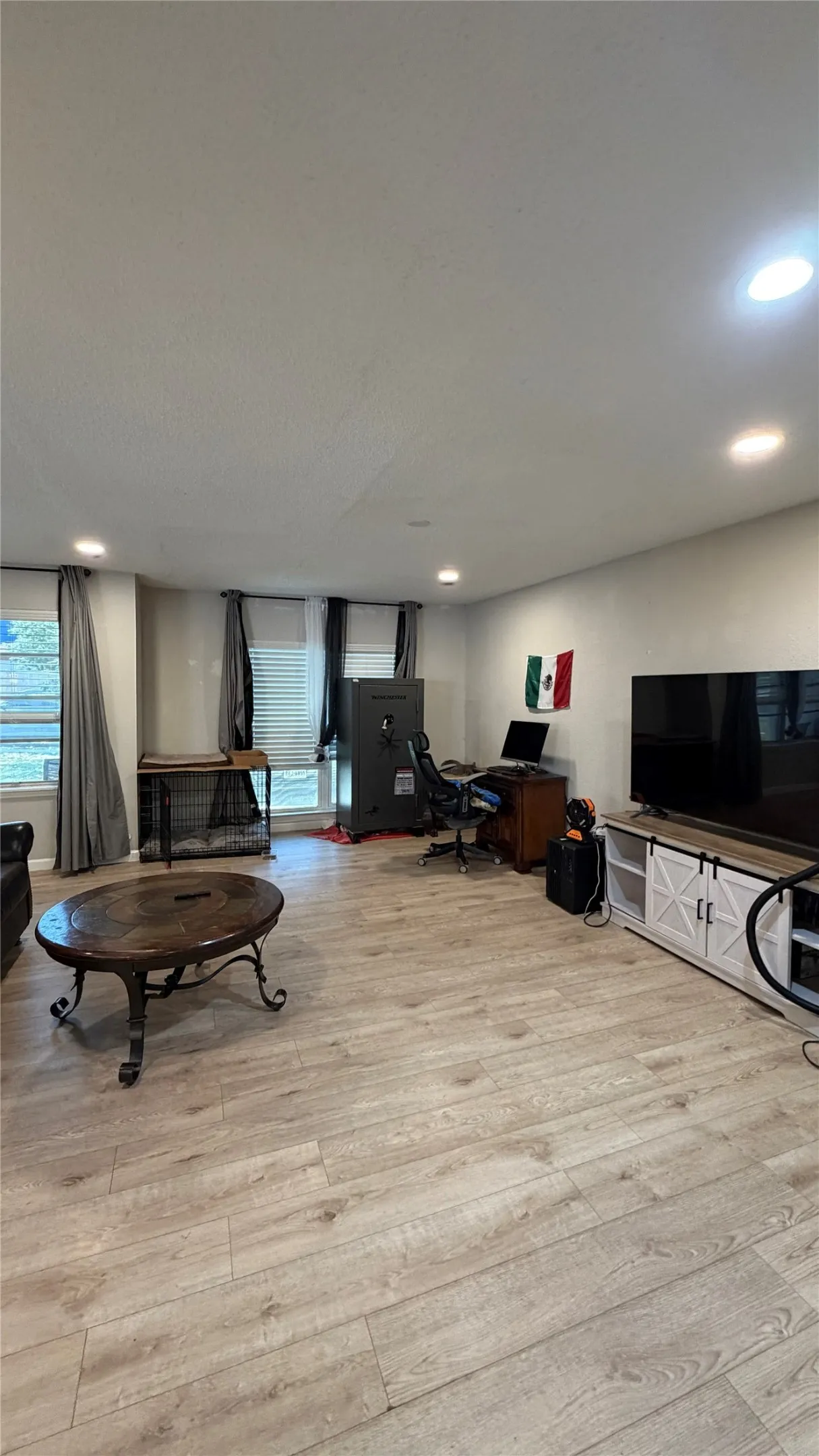 Single Family Residence For Sale in Dallas County , 1001 E Linda Drive, Garland, Texas 75041, 3 Bedroom, 2 Bathroom, Garage spaces, 1,372 Sqft, built in 1964, mls#21351539, Real Estate Agent in Garland, Homes For Sale in Dallas county, Homes For Sale in Garland, Realtor in Garland Texas, Real Estate Brokerage Independent Realty Texas, Luminita Cordes Realtor
