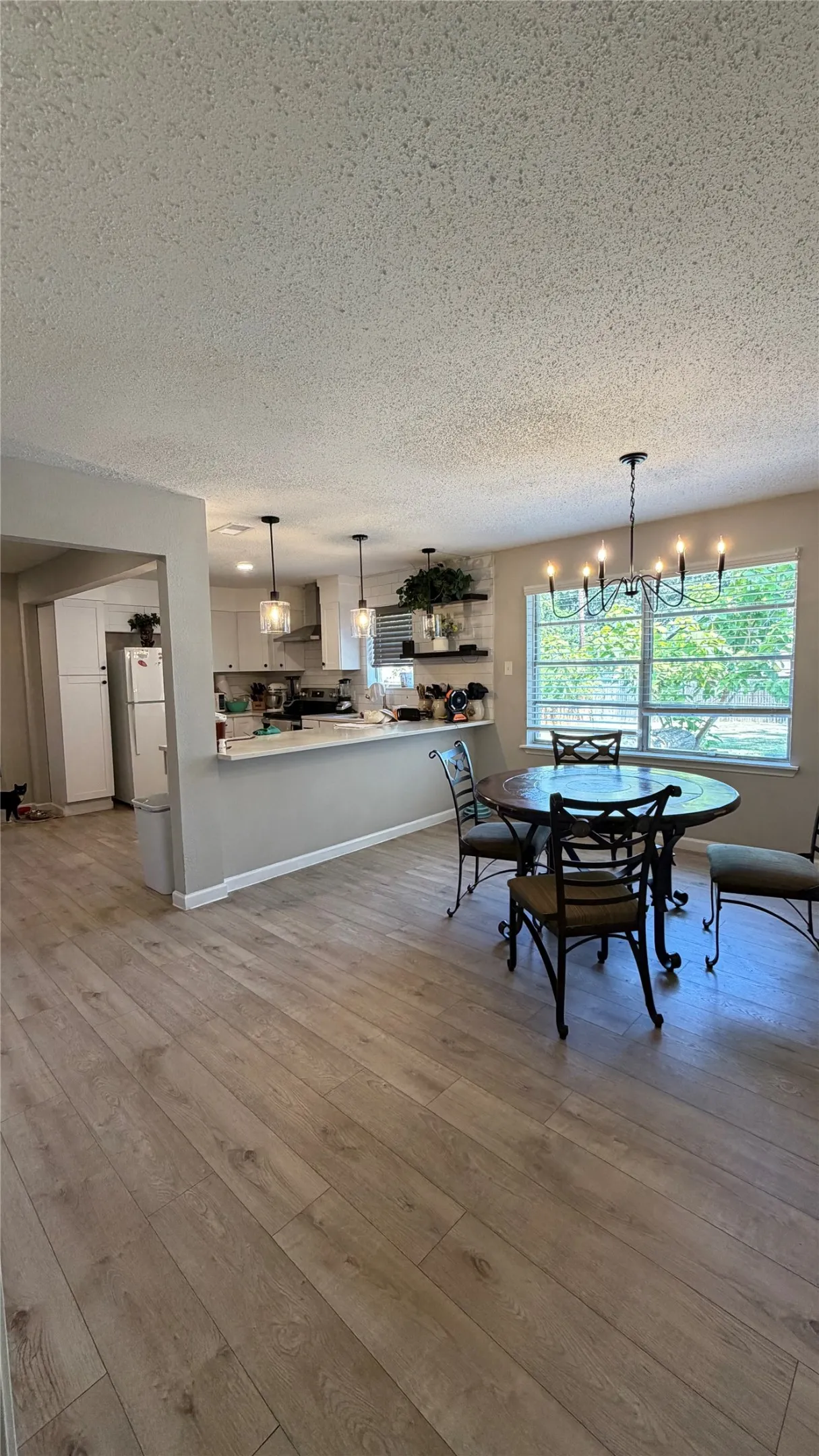 Single Family Residence For Sale in Dallas County , 1001 E Linda Drive, Garland, Texas 75041, 3 Bedroom, 2 Bathroom, Garage spaces, 1,372 Sqft, built in 1964, mls#21351539, Real Estate Agent in Garland, Homes For Sale in Dallas county, Homes For Sale in Garland, Realtor in Garland Texas, Real Estate Brokerage Independent Realty Texas, Luminita Cordes Realtor