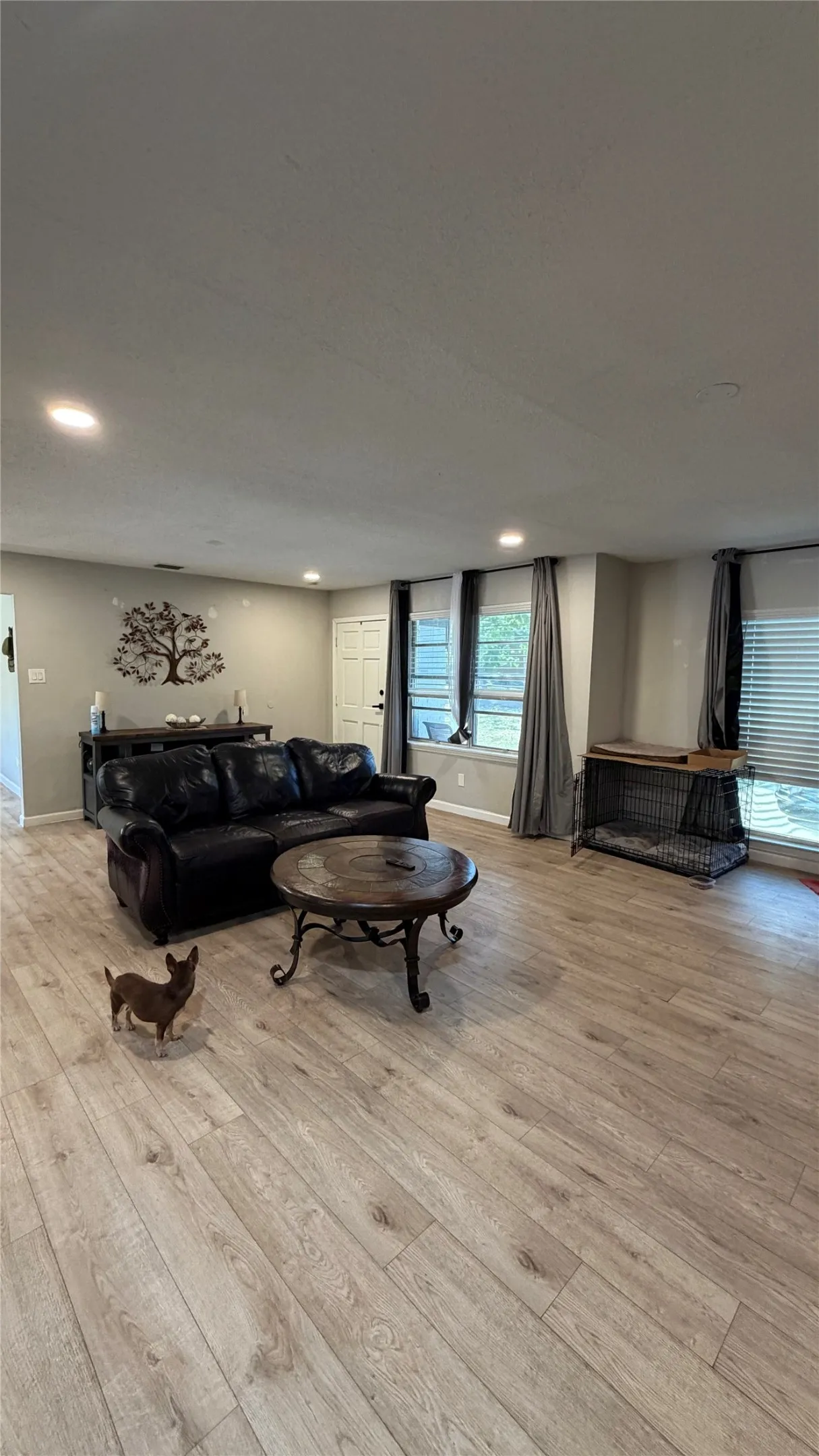 Single Family Residence For Sale in Dallas County , 1001 E Linda Drive, Garland, Texas 75041, 3 Bedroom, 2 Bathroom, Garage spaces, 1,372 Sqft, built in 1964, mls#21351539, Real Estate Agent in Garland, Homes For Sale in Dallas county, Homes For Sale in Garland, Realtor in Garland Texas, Real Estate Brokerage Independent Realty Texas, Luminita Cordes Realtor