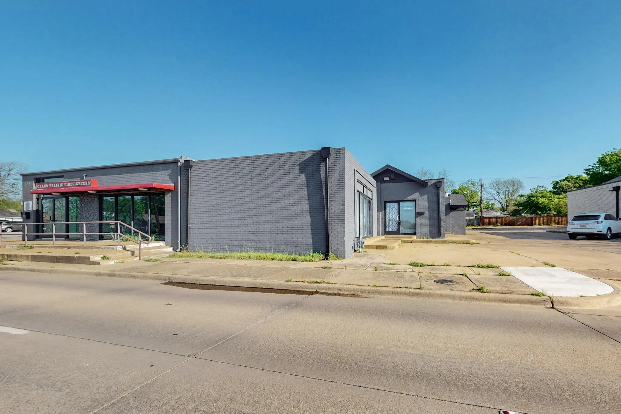Retail For Sale in Dallas County , 630 Dalworth Street, Grand Prairie, Texas 75050, 0, 0, Garage spaces, 0 Sqft, built in 1952, Price $429,000, mls#21352735, Real Estate Agent in Grand Prairie, Homes For Sale in Dallas county, Homes For Sale in Grand Prairie, Realtor in Grand Prairie Texas, Real Estate Brokerage Independent Realty Texas, Luminita Cordes Realtor