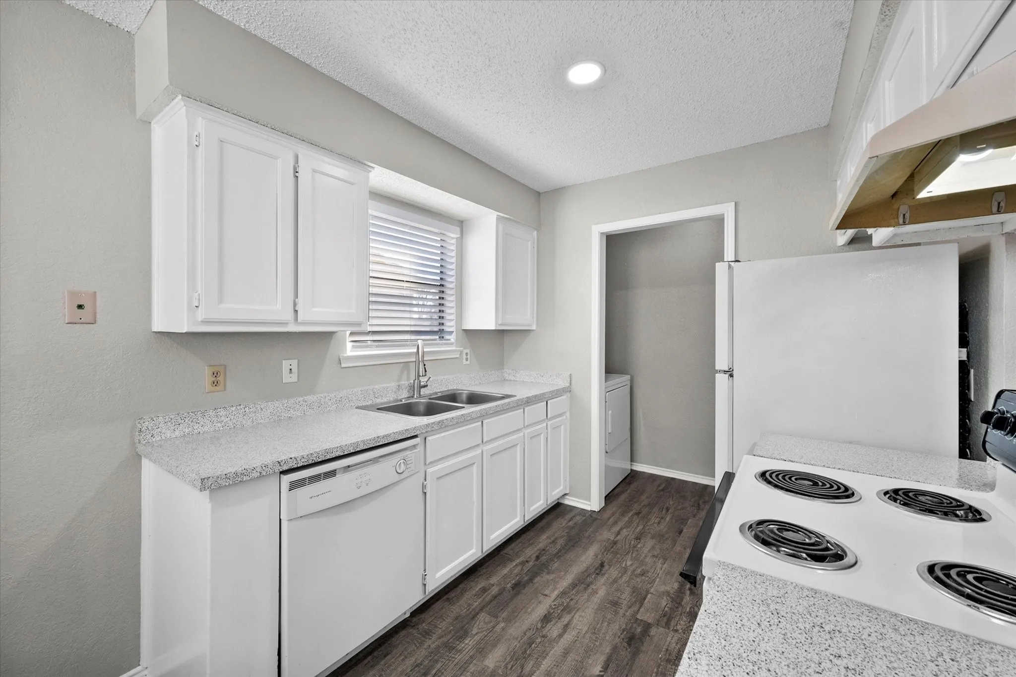 Quadruplex For Rent in Tarrant County , 606 Kings Way Drive C, Mansfield, Texas 76063, 2 Bedroom, 1 Bathroom, Garage spaces, 813 Sqft, built in 1985, mls#21352736, Real Estate Agent in Mansfield, Homes For Rent in Tarrant county, Homes For Rent in Mansfield, Realtor in Mansfield Texas, Real Estate Brokerage Independent Realty Texas, Luminita Cordes Realtor