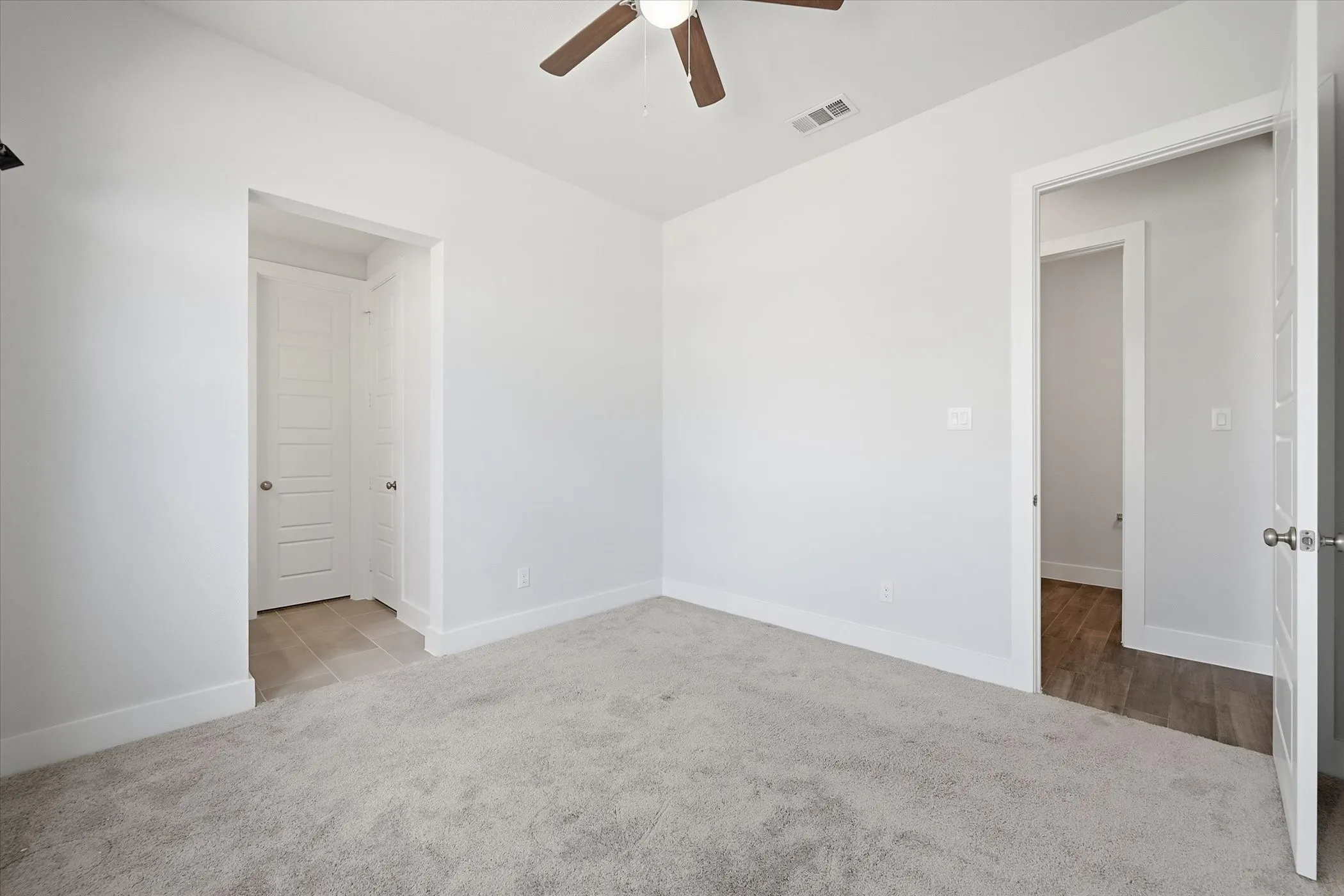 Single Family Residence For Sale in Grayson County , 1617 Cygnet Court, Van Alstyne, Texas 75495, 4 Bedroom, 4 Bathroom, 3 Garage spaces, 2,974 Sqft, built in 2021, mls#21352164, Real Estate Agent in Van Alstyne, Homes For Sale in Grayson county, Homes For Sale in Van Alstyne, Realtor in Van Alstyne Texas, Real Estate Brokerage Independent Realty Texas, Luminita Cordes Realtor