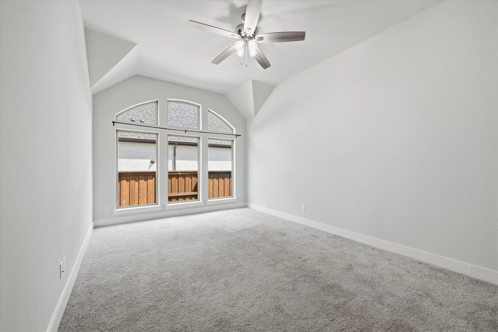 Single Family Residence For Sale in Grayson County , 1617 Cygnet Court, Van Alstyne, Texas 75495, 4 Bedroom, 4 Bathroom, 3 Garage spaces, 2,974 Sqft, built in 2021, mls#21352164, Real Estate Agent in Van Alstyne, Homes For Sale in Grayson county, Homes For Sale in Van Alstyne, Realtor in Van Alstyne Texas, Real Estate Brokerage Independent Realty Texas, Luminita Cordes Realtor