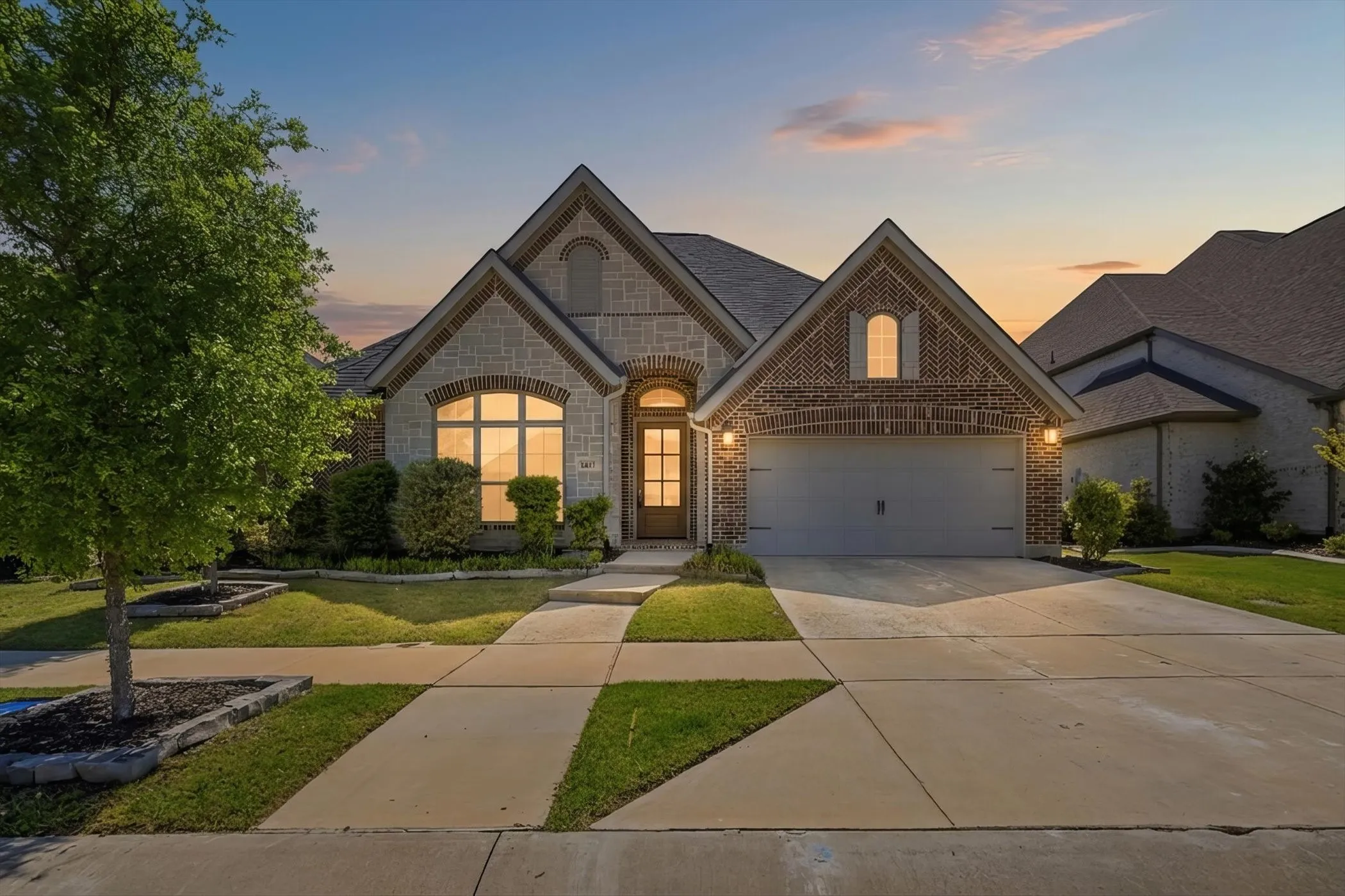 Single Family Residence For Sale in Grayson County , 1617 Cygnet Court, Van Alstyne, Texas 75495, 4 Bedroom, 4 Bathroom, 3 Garage spaces, 2,974 Sqft, built in 2021, mls#21352164, Real Estate Agent in Van Alstyne, Homes For Sale in Grayson county, Homes For Sale in Van Alstyne, Realtor in Van Alstyne Texas, Real Estate Brokerage Independent Realty Texas, Luminita Cordes Realtor