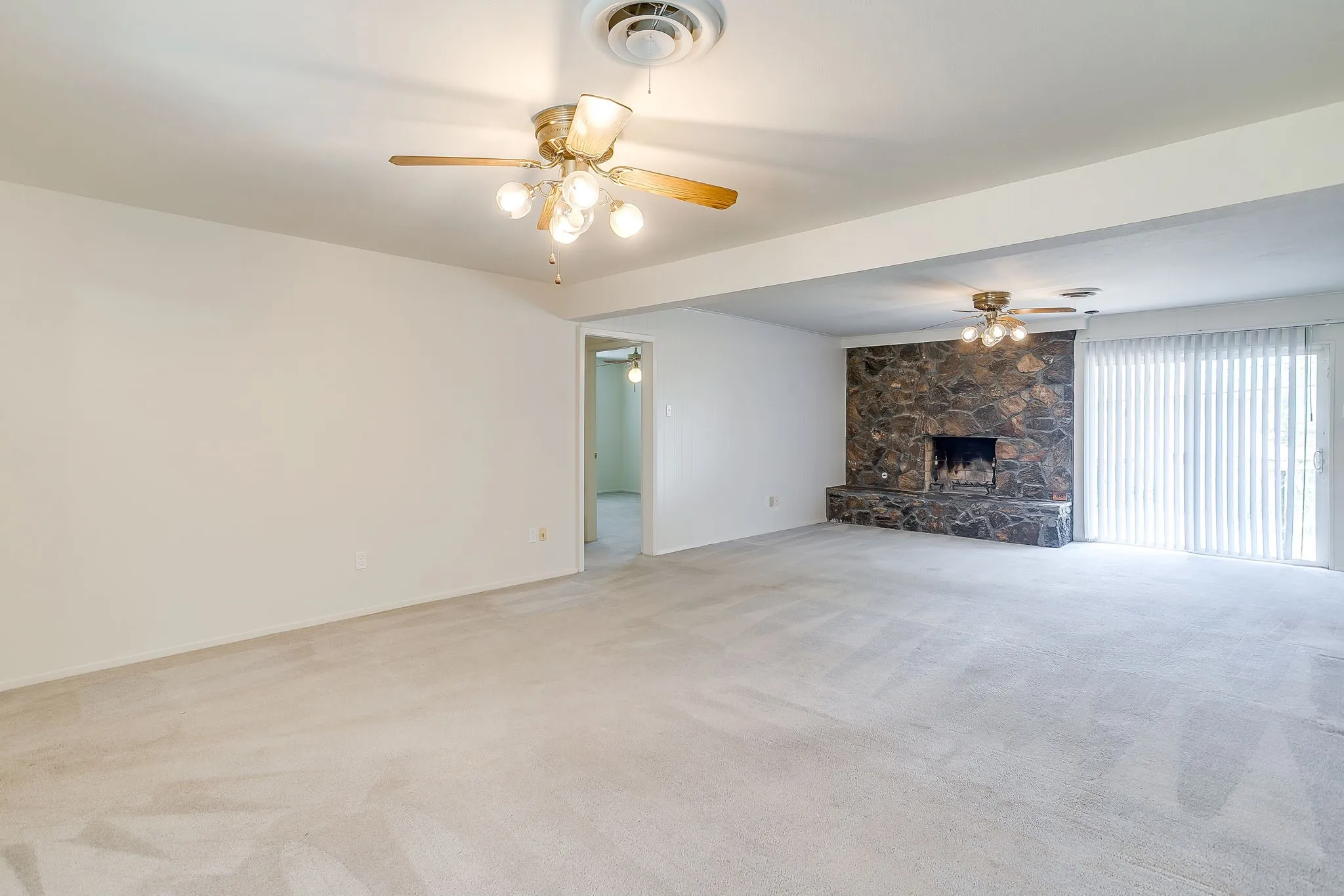 Single Family Residence For Sale in Tarrant County , 2928 Laredo Drive, Fort Worth, Texas 76116, 3 Bedroom, 2 Bathroom, 2 Garage spaces, 1,720 Sqft, built in 1965, mls#21344621, Real Estate Agent in Fort Worth, Homes For Sale in Tarrant county, Homes For Sale in Fort Worth, Realtor in Fort Worth Texas, Real Estate Brokerage Independent Realty Texas, Luminita Cordes Realtor