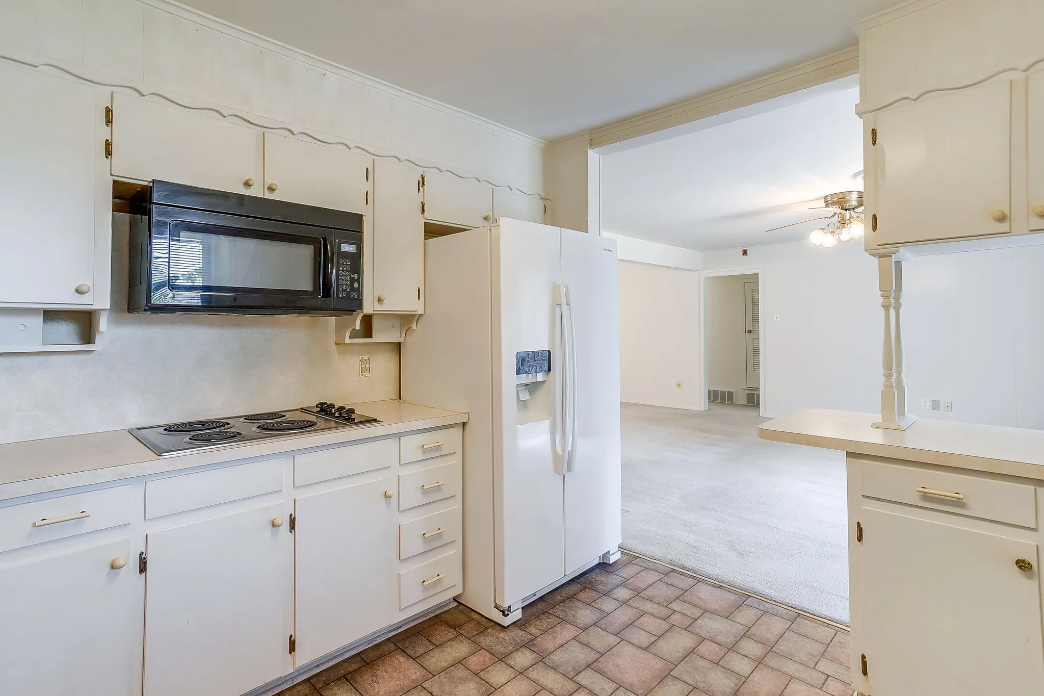 Single Family Residence For Sale in Tarrant County , 2928 Laredo Drive, Fort Worth, Texas 76116, 3 Bedroom, 2 Bathroom, 2 Garage spaces, 1,720 Sqft, built in 1965, mls#21344621, Real Estate Agent in Fort Worth, Homes For Sale in Tarrant county, Homes For Sale in Fort Worth, Realtor in Fort Worth Texas, Real Estate Brokerage Independent Realty Texas, Luminita Cordes Realtor