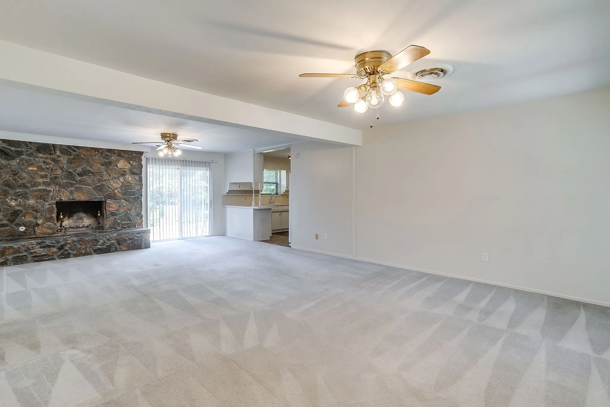 Single Family Residence For Sale in Tarrant County , 2928 Laredo Drive, Fort Worth, Texas 76116, 3 Bedroom, 2 Bathroom, 2 Garage spaces, 1,720 Sqft, built in 1965, mls#21344621, Real Estate Agent in Fort Worth, Homes For Sale in Tarrant county, Homes For Sale in Fort Worth, Realtor in Fort Worth Texas, Real Estate Brokerage Independent Realty Texas, Luminita Cordes Realtor