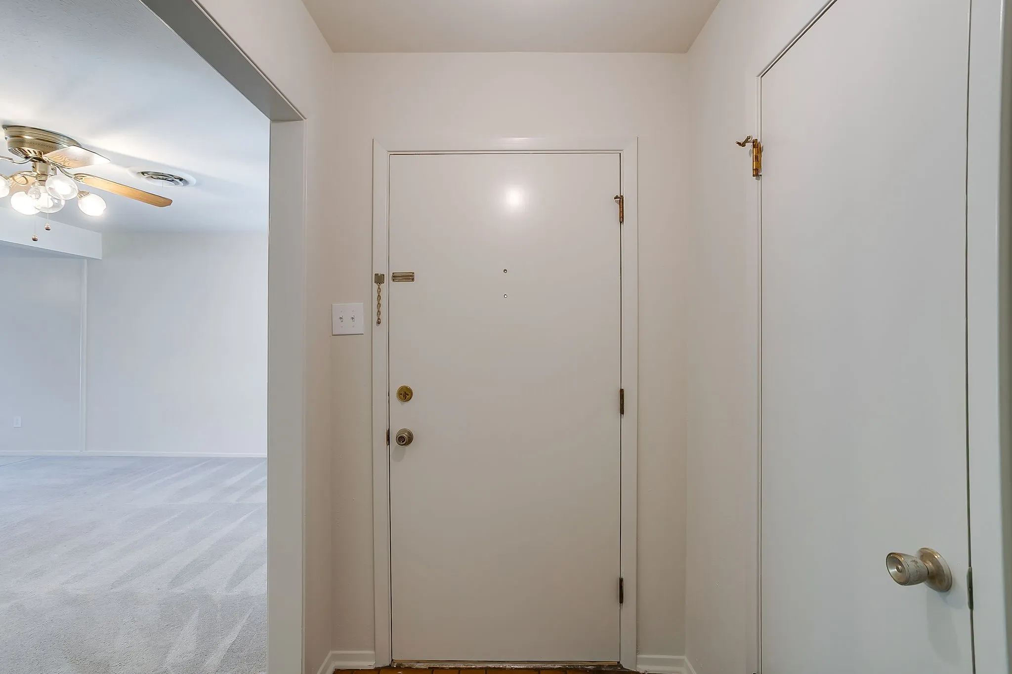 Single Family Residence For Sale in Tarrant County , 2928 Laredo Drive, Fort Worth, Texas 76116, 3 Bedroom, 2 Bathroom, 2 Garage spaces, 1,720 Sqft, built in 1965, mls#21344621, Real Estate Agent in Fort Worth, Homes For Sale in Tarrant county, Homes For Sale in Fort Worth, Realtor in Fort Worth Texas, Real Estate Brokerage Independent Realty Texas, Luminita Cordes Realtor
