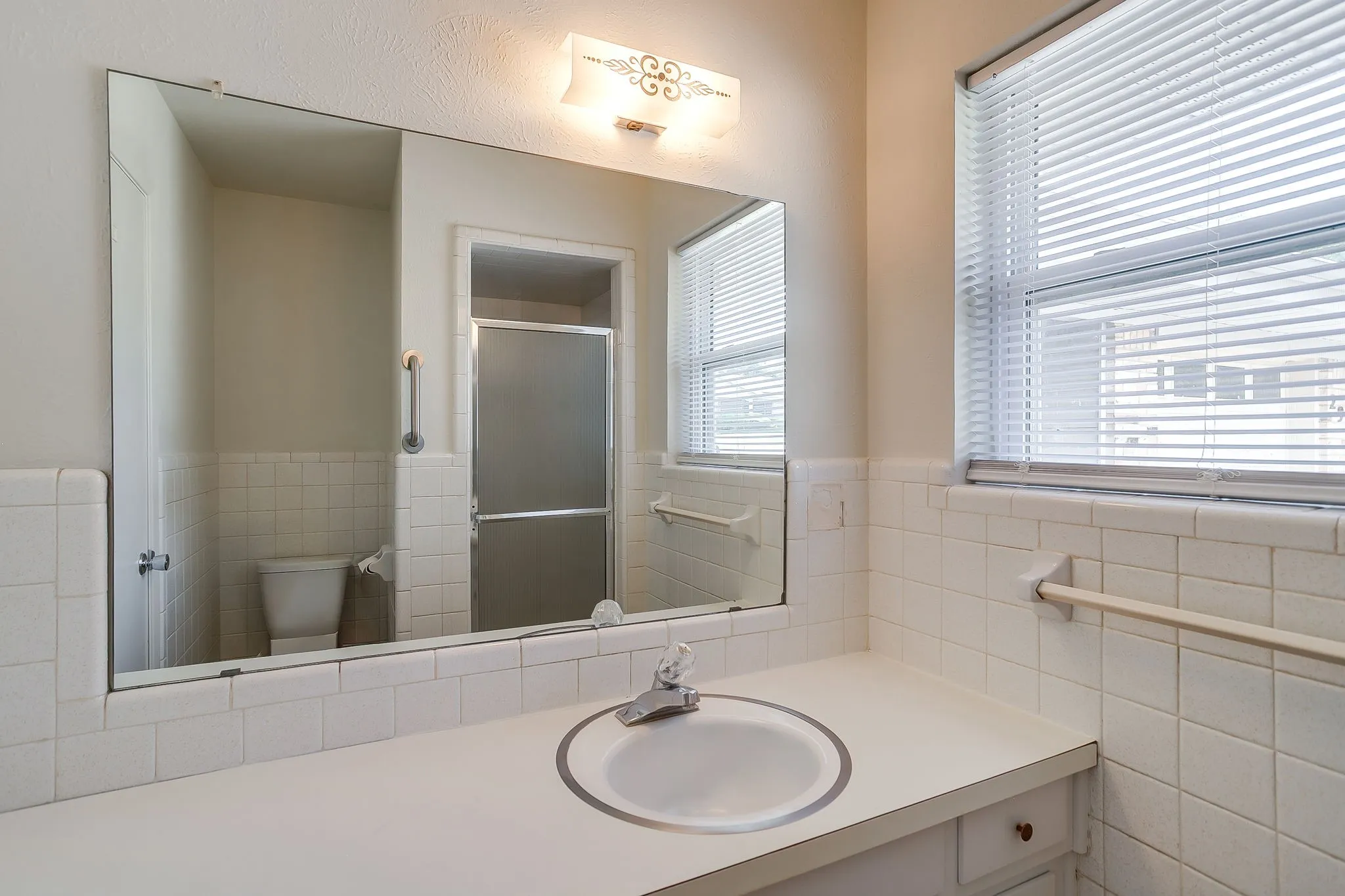 Single Family Residence For Sale in Tarrant County , 2928 Laredo Drive, Fort Worth, Texas 76116, 3 Bedroom, 2 Bathroom, 2 Garage spaces, 1,720 Sqft, built in 1965, mls#21344621, Real Estate Agent in Fort Worth, Homes For Sale in Tarrant county, Homes For Sale in Fort Worth, Realtor in Fort Worth Texas, Real Estate Brokerage Independent Realty Texas, Luminita Cordes Realtor