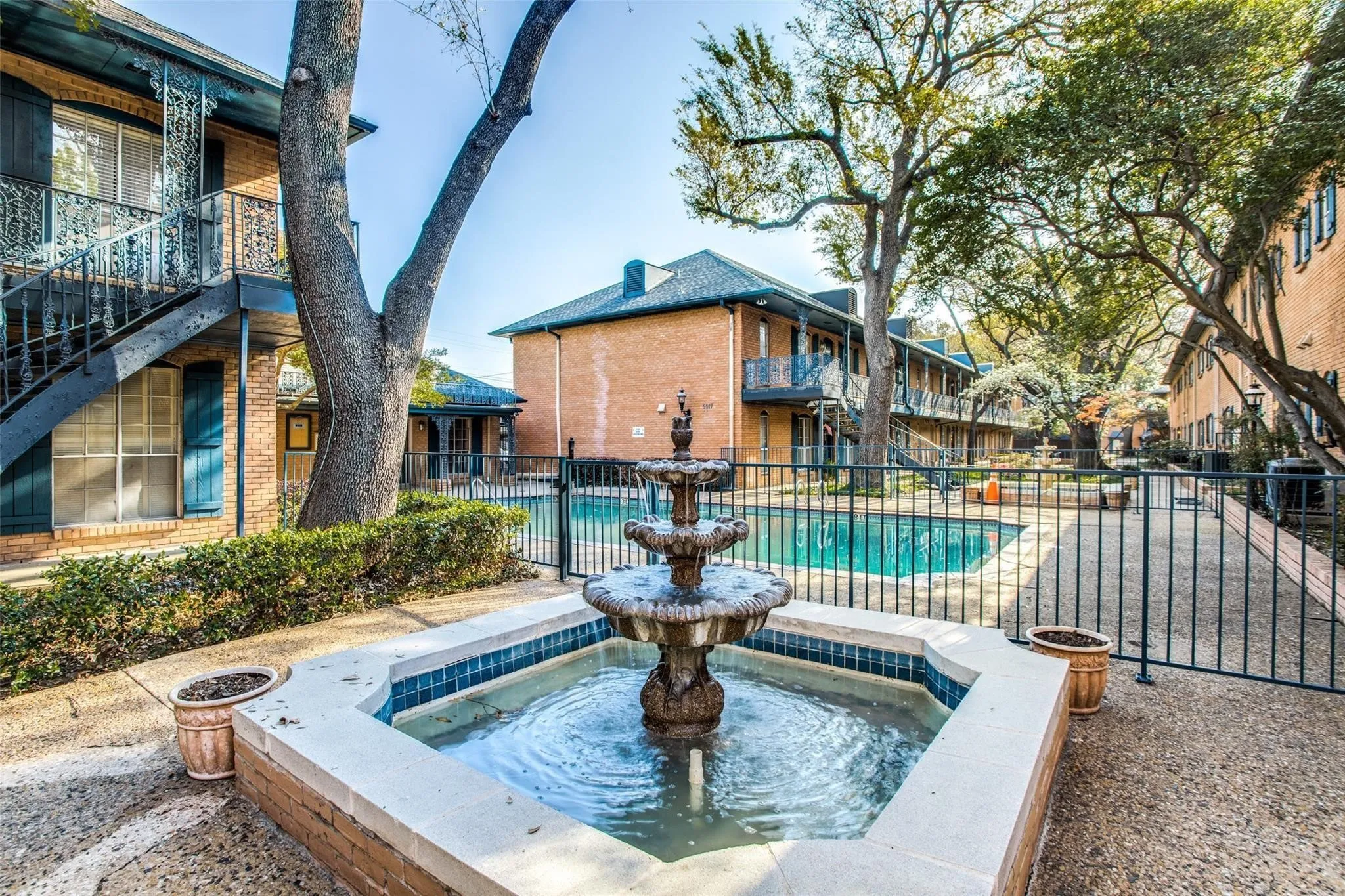 Condominium For Rent in Dallas County , 6015 E University Boulevard 227, Dallas, Texas 75206, 2 Bedroom, 1 Bathroom, Garage spaces, 924 Sqft, built in 1964, mls#21352733, Real Estate Agent in Dallas, Homes For Rent in Dallas county, Homes For Rent in Dallas, Realtor in Dallas Texas, Real Estate Brokerage Independent Realty Texas, Luminita Cordes Realtor