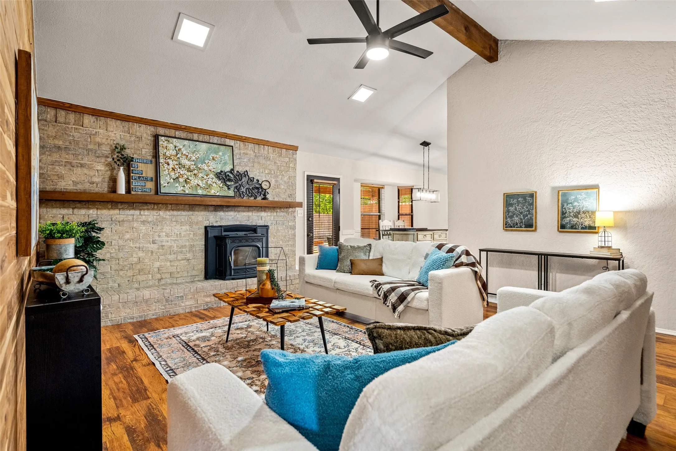 Single Family Residence For Sale in Tarrant County , 1032 Kane Street, Benbrook, Texas 76126, 3 Bedroom, 2 Bathroom, 2 Garage spaces, 1,558 Sqft, built in 1978, mls#21348616, Real Estate Agent in Benbrook, Homes For Sale in Tarrant county, Homes For Sale in Benbrook, Realtor in Benbrook Texas, Real Estate Brokerage Independent Realty Texas, Luminita Cordes Realtor