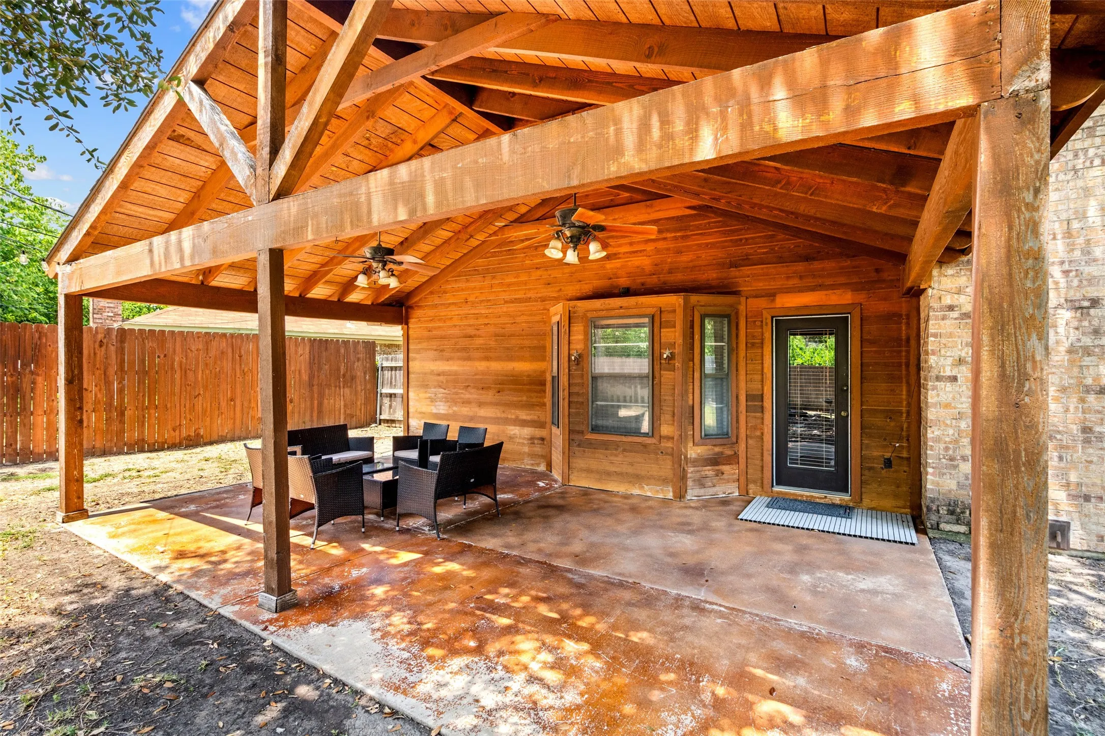 Single Family Residence For Sale in Tarrant County , 1032 Kane Street, Benbrook, Texas 76126, 3 Bedroom, 2 Bathroom, 2 Garage spaces, 1,558 Sqft, built in 1978, mls#21348616, Real Estate Agent in Benbrook, Homes For Sale in Tarrant county, Homes For Sale in Benbrook, Realtor in Benbrook Texas, Real Estate Brokerage Independent Realty Texas, Luminita Cordes Realtor