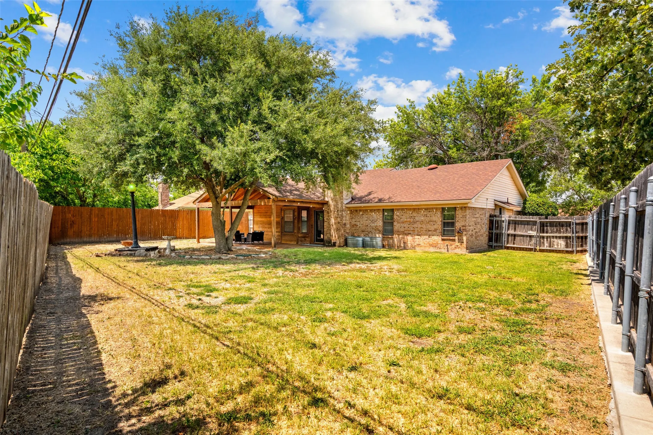 Single Family Residence For Sale in Tarrant County , 1032 Kane Street, Benbrook, Texas 76126, 3 Bedroom, 2 Bathroom, 2 Garage spaces, 1,558 Sqft, built in 1978, mls#21348616, Real Estate Agent in Benbrook, Homes For Sale in Tarrant county, Homes For Sale in Benbrook, Realtor in Benbrook Texas, Real Estate Brokerage Independent Realty Texas, Luminita Cordes Realtor