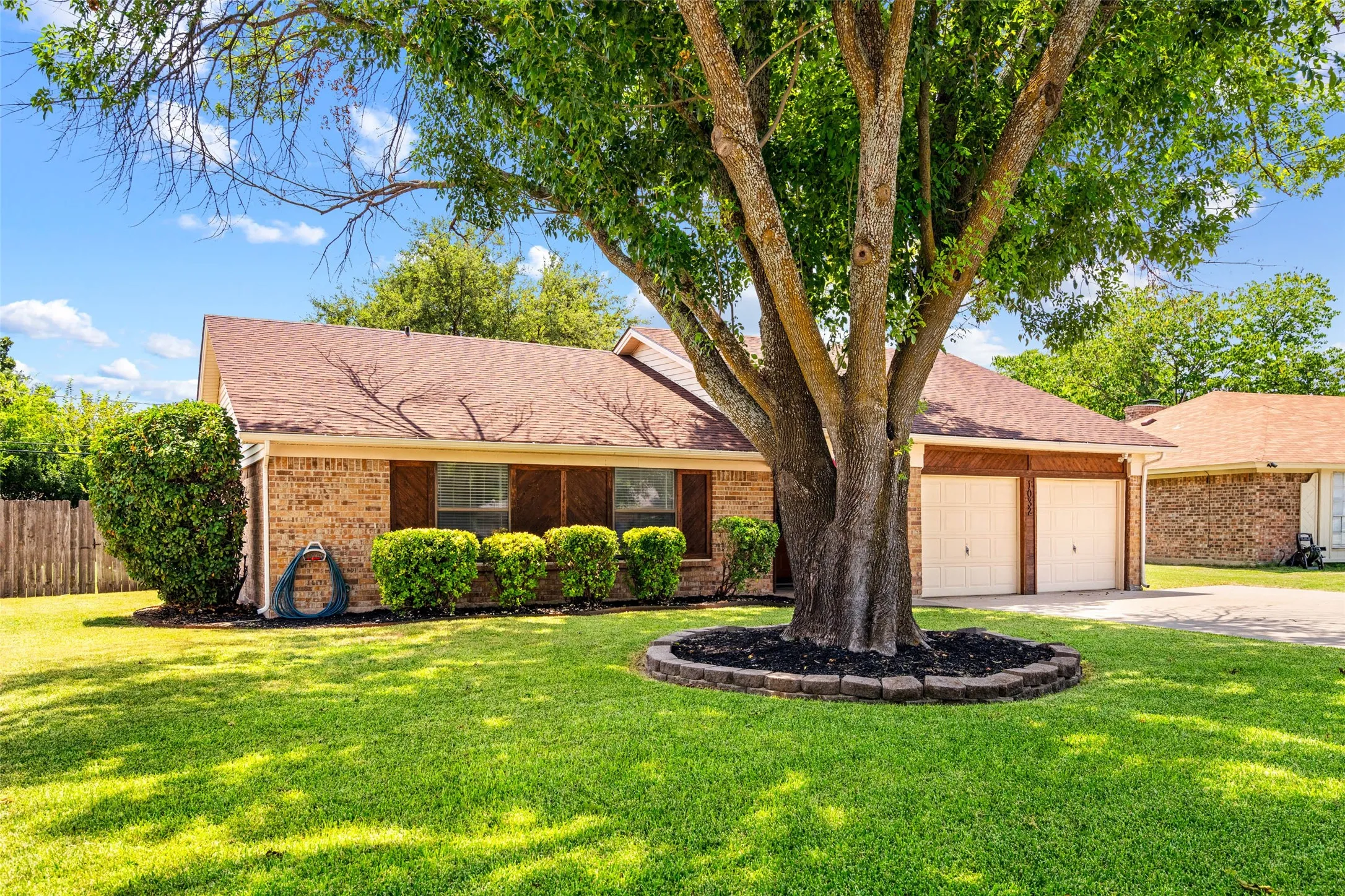 Single Family Residence For Sale in Tarrant County , 1032 Kane Street, Benbrook, Texas 76126, 3 Bedroom, 2 Bathroom, 2 Garage spaces, 1,558 Sqft, built in 1978, mls#21348616, Real Estate Agent in Benbrook, Homes For Sale in Tarrant county, Homes For Sale in Benbrook, Realtor in Benbrook Texas, Real Estate Brokerage Independent Realty Texas, Luminita Cordes Realtor