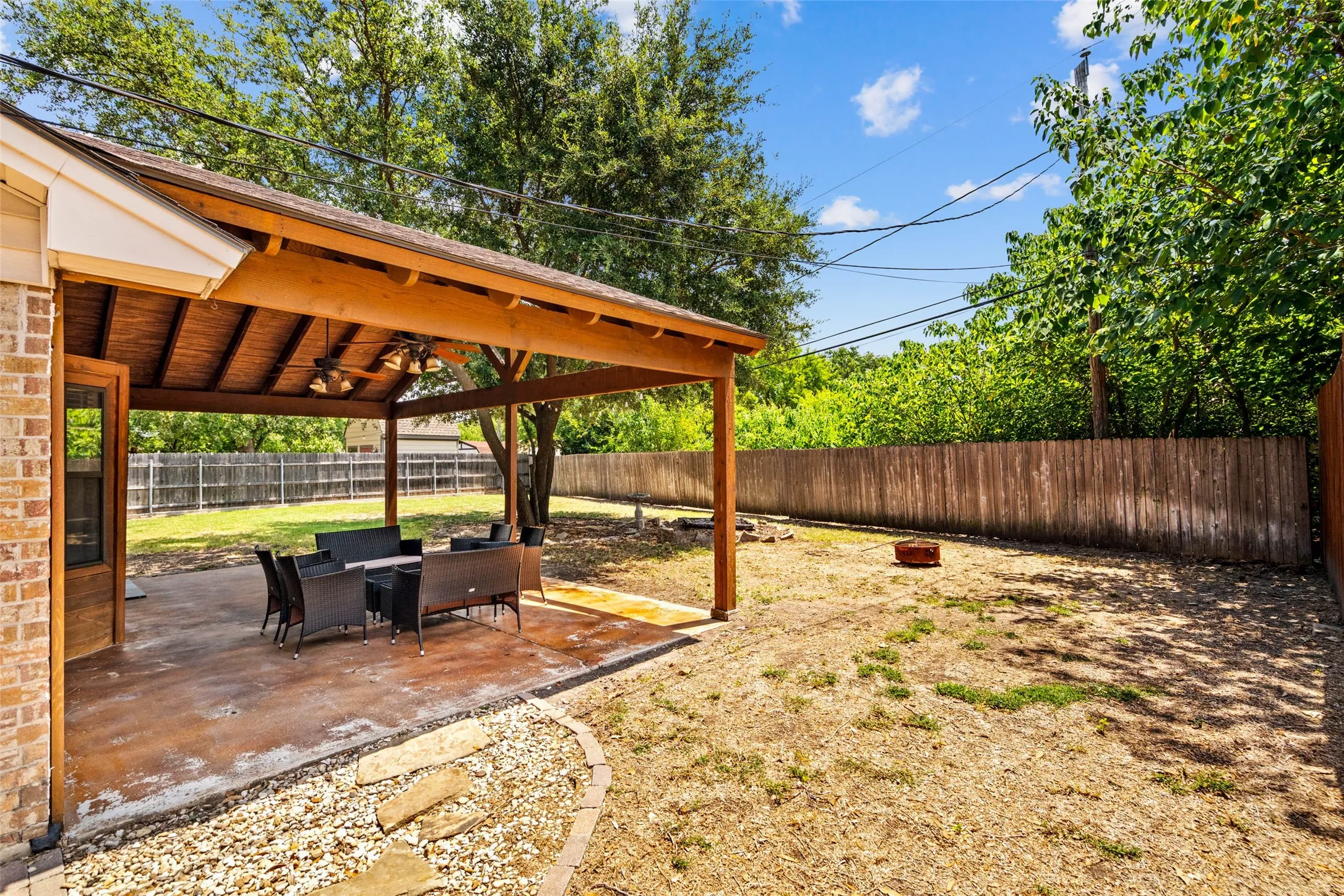 Single Family Residence For Sale in Tarrant County , 1032 Kane Street, Benbrook, Texas 76126, 3 Bedroom, 2 Bathroom, 2 Garage spaces, 1,558 Sqft, built in 1978, mls#21348616, Real Estate Agent in Benbrook, Homes For Sale in Tarrant county, Homes For Sale in Benbrook, Realtor in Benbrook Texas, Real Estate Brokerage Independent Realty Texas, Luminita Cordes Realtor