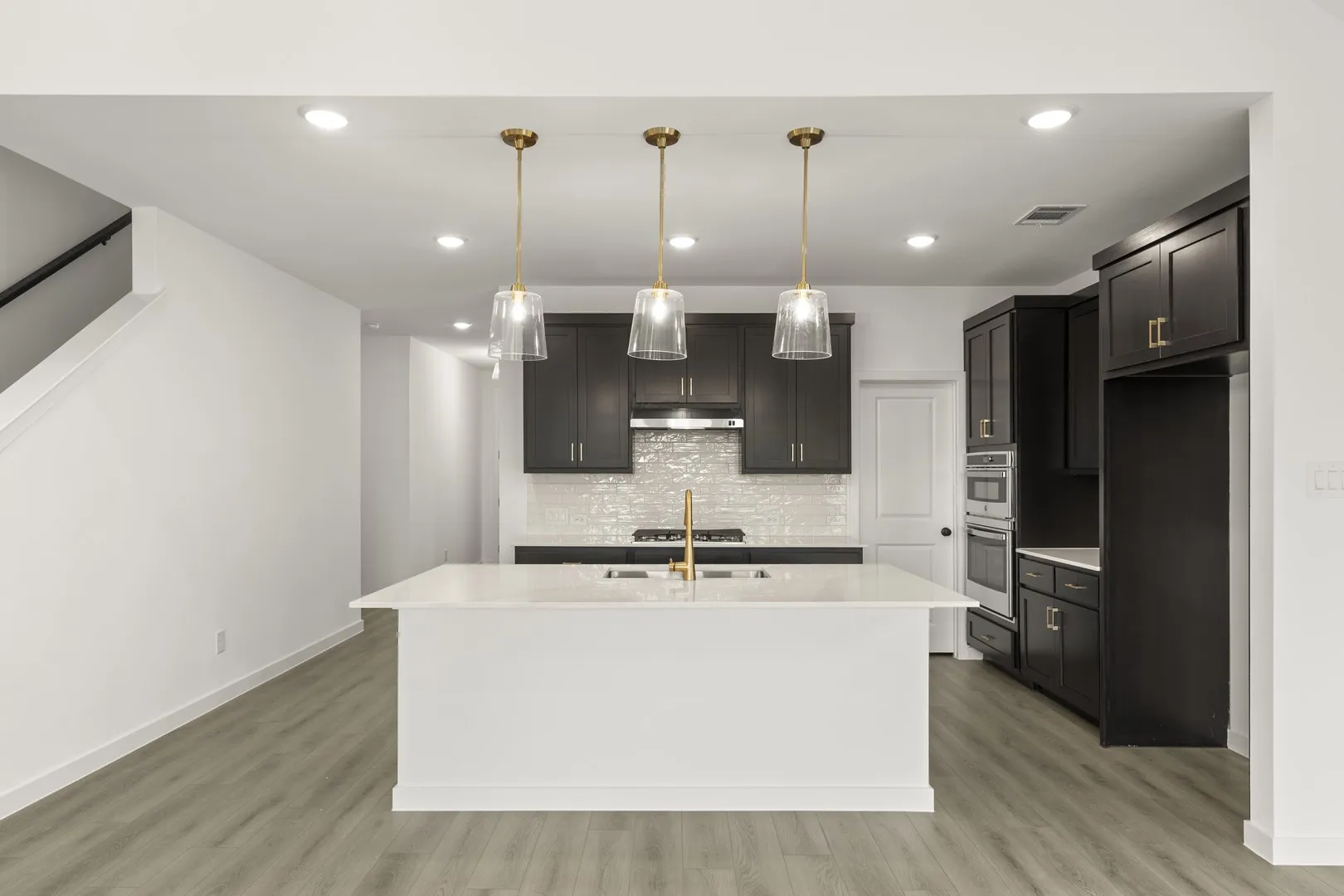 04. 4311 Bellflower - Kitchen