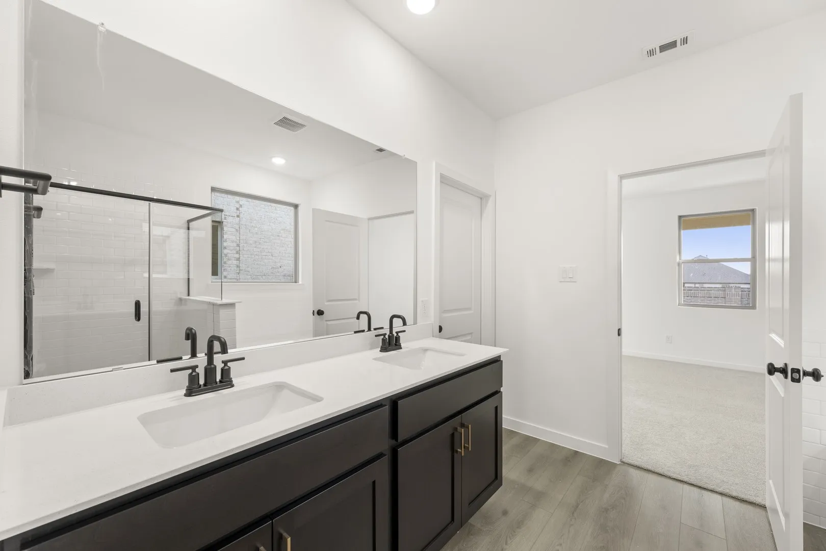 15. 4311 Bellflower - Bath (3)