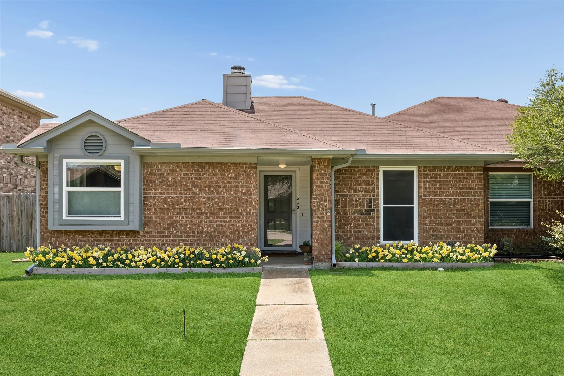 Single Family Residence For Sale in Dallas County , 563 Lee Drive, Coppell, Texas 75019, 2 Bedroom, 2 Bathroom, 1 Garage spaces, 1,045 Sqft, built in 1985, mls#21348311, Real Estate Agent in Coppell, Homes For Sale in Dallas county, Homes For Sale in Coppell, Realtor in Coppell Texas, Real Estate Brokerage Independent Realty Texas, Luminita Cordes Realtor