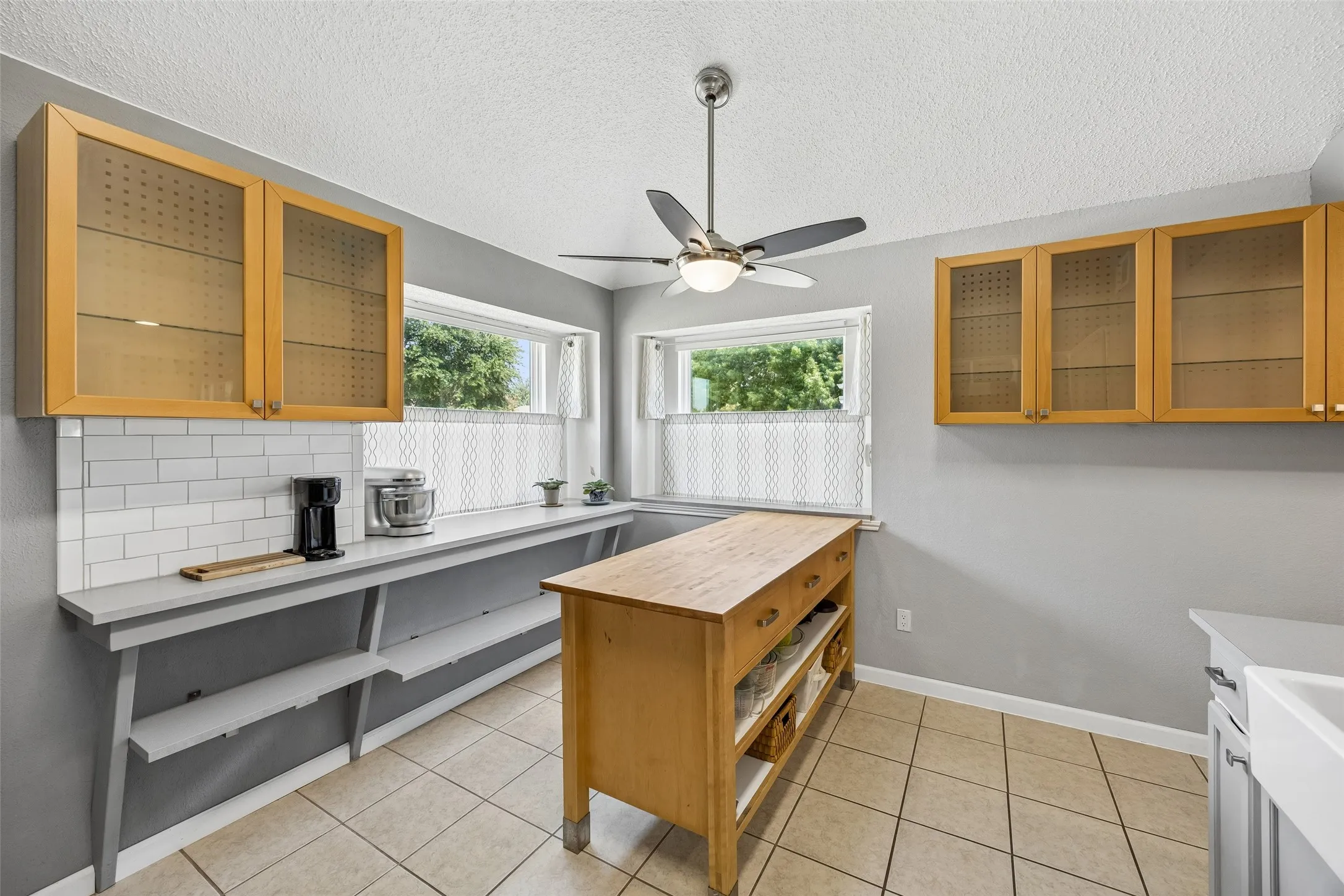 Single Family Residence For Sale in Dallas County , 563 Lee Drive, Coppell, Texas 75019, 2 Bedroom, 2 Bathroom, 1 Garage spaces, 1,045 Sqft, built in 1985, mls#21348311, Real Estate Agent in Coppell, Homes For Sale in Dallas county, Homes For Sale in Coppell, Realtor in Coppell Texas, Real Estate Brokerage Independent Realty Texas, Luminita Cordes Realtor