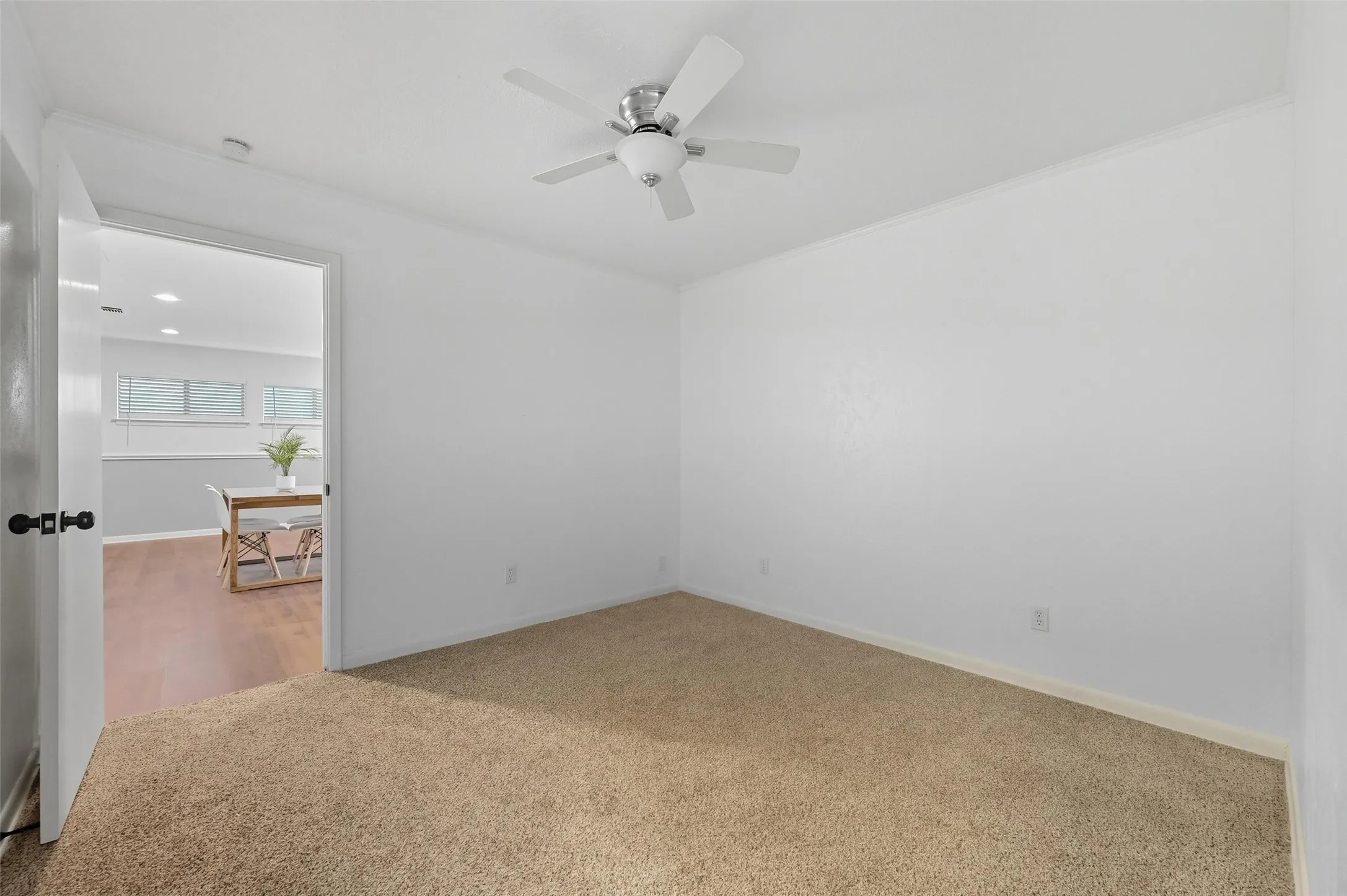 Single Family Residence For Sale in Tarrant County , 1310 W Cedar Street, Arlington, Texas 76012, 3 Bedroom, 2 Bathroom, 2 Garage spaces, 1,815 Sqft, built in 1956, mls#21350536, Real Estate Agent in Arlington, Homes For Sale in Tarrant county, Homes For Sale in Arlington, Realtor in Arlington Texas, Real Estate Brokerage Independent Realty Texas, Luminita Cordes Realtor