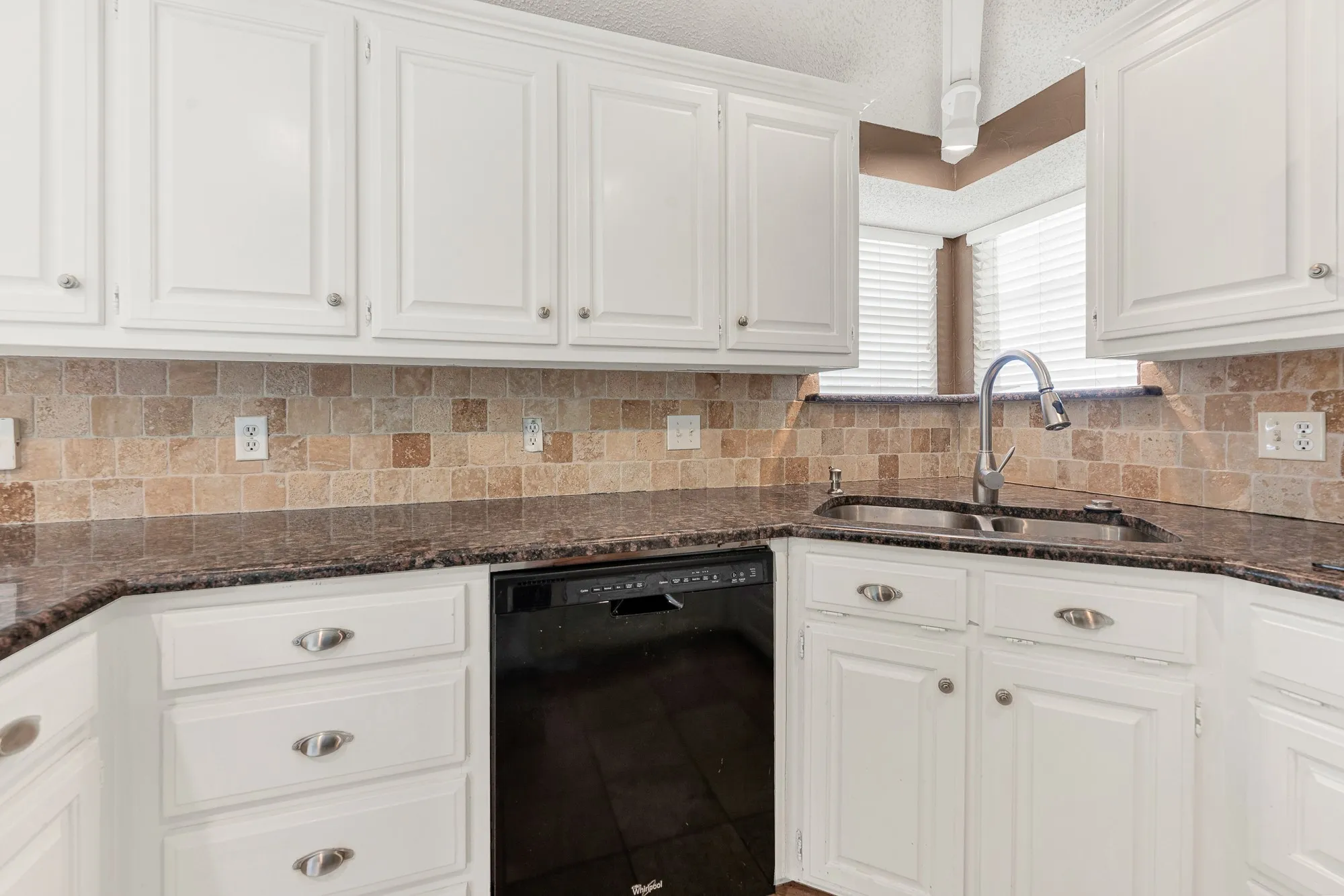 Single Family Residence For Sale in Collin County , 4445 Jenning Drive, Plano, Texas 75093, 3 Bedroom, 2 Bathroom, 2 Garage spaces, 1,966 Sqft, built in 1987, mls#21304203, Real Estate Agent in Plano, Homes For Sale in Collin county, Homes For Sale in Plano, Realtor in Plano Texas, Real Estate Brokerage Independent Realty Texas, Luminita Cordes Realtor