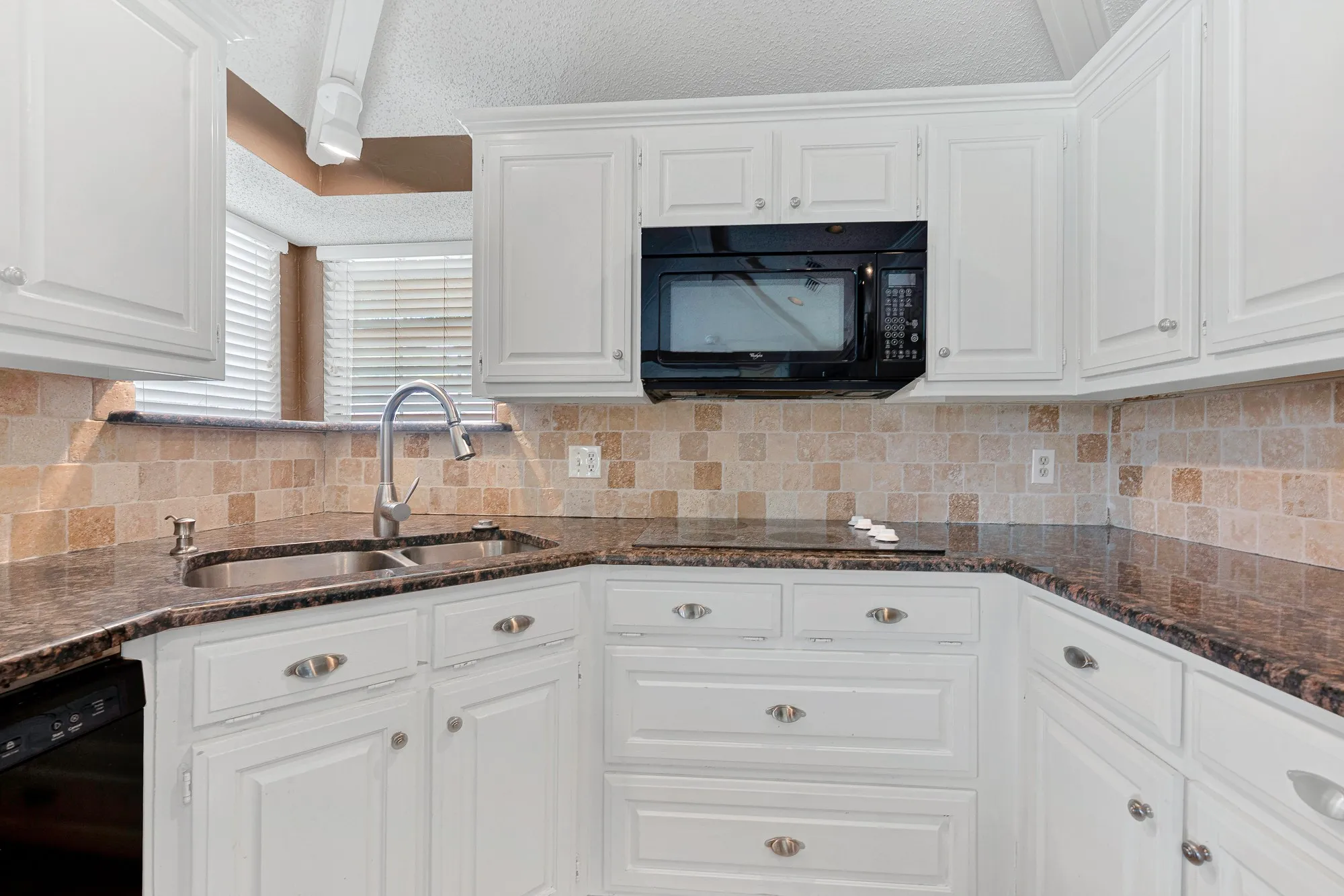 Single Family Residence For Sale in Collin County , 4445 Jenning Drive, Plano, Texas 75093, 3 Bedroom, 2 Bathroom, 2 Garage spaces, 1,966 Sqft, built in 1987, mls#21304203, Real Estate Agent in Plano, Homes For Sale in Collin county, Homes For Sale in Plano, Realtor in Plano Texas, Real Estate Brokerage Independent Realty Texas, Luminita Cordes Realtor