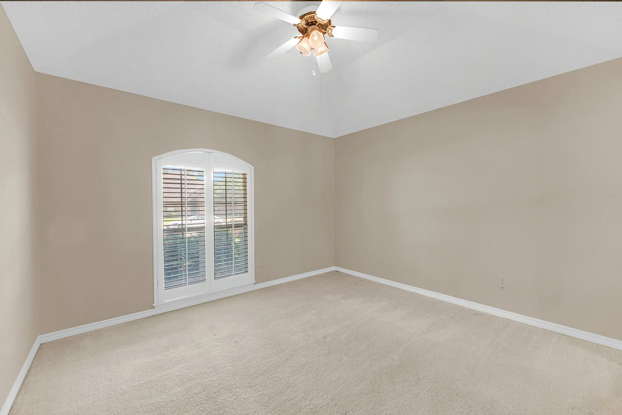 Single Family Residence For Sale in Collin County , 4445 Jenning Drive, Plano, Texas 75093, 3 Bedroom, 2 Bathroom, 2 Garage spaces, 1,966 Sqft, built in 1987, mls#21304203, Real Estate Agent in Plano, Homes For Sale in Collin county, Homes For Sale in Plano, Realtor in Plano Texas, Real Estate Brokerage Independent Realty Texas, Luminita Cordes Realtor