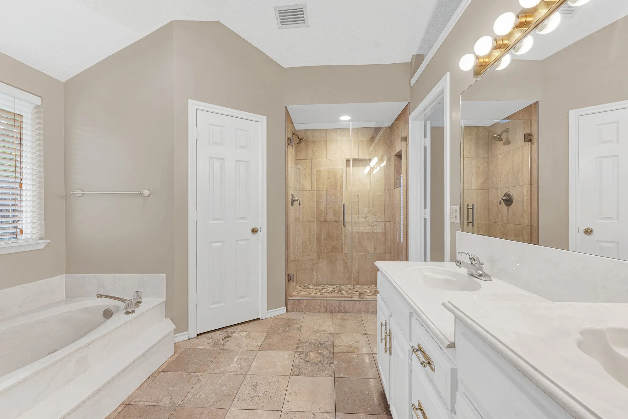 Single Family Residence For Sale in Collin County , 4445 Jenning Drive, Plano, Texas 75093, 3 Bedroom, 2 Bathroom, 2 Garage spaces, 1,966 Sqft, built in 1987, mls#21304203, Real Estate Agent in Plano, Homes For Sale in Collin county, Homes For Sale in Plano, Realtor in Plano Texas, Real Estate Brokerage Independent Realty Texas, Luminita Cordes Realtor