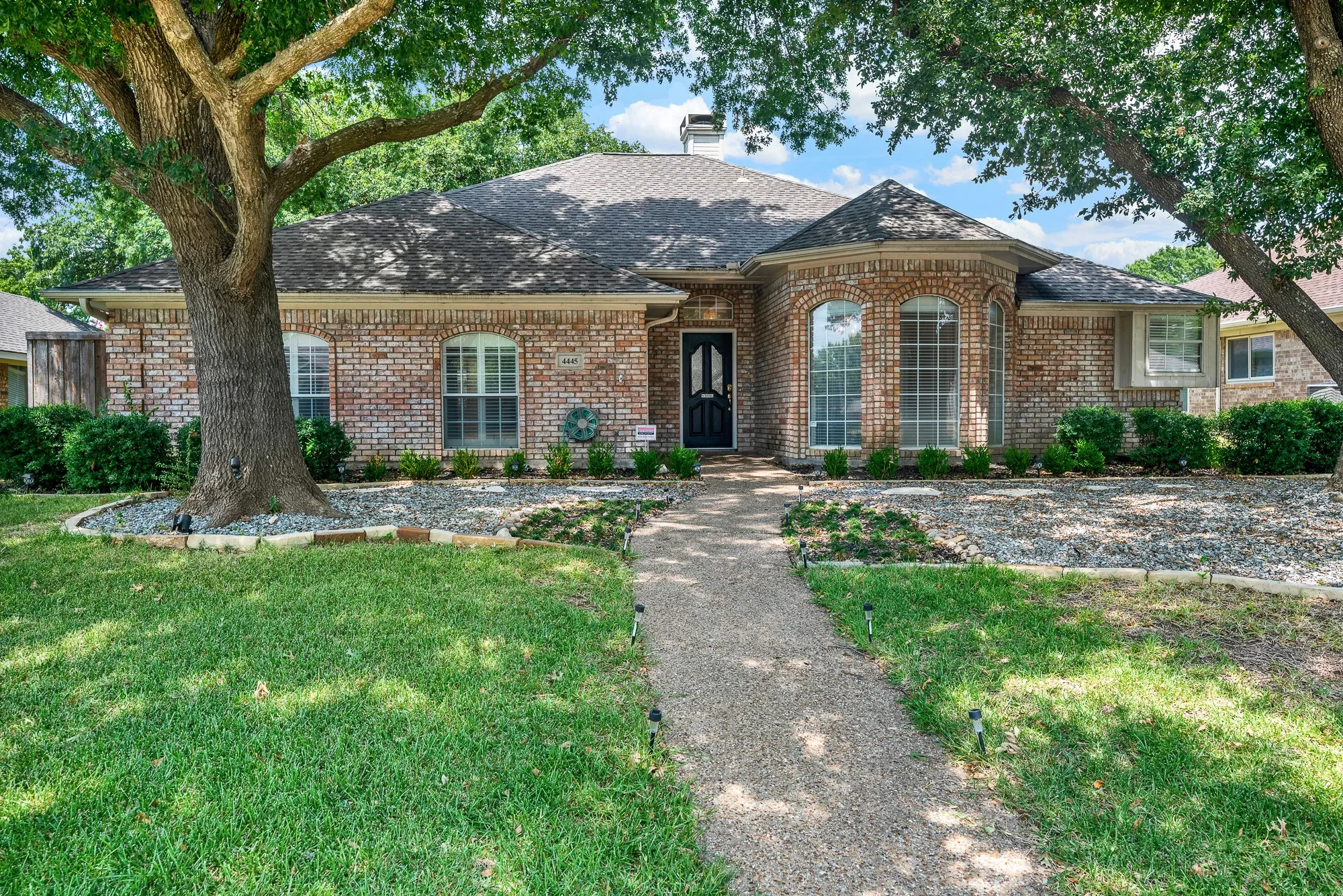 Single Family Residence For Sale in Collin County , 4445 Jenning Drive, Plano, Texas 75093, 3 Bedroom, 2 Bathroom, 2 Garage spaces, 1,966 Sqft, built in 1987, mls#21304203, Real Estate Agent in Plano, Homes For Sale in Collin county, Homes For Sale in Plano, Realtor in Plano Texas, Real Estate Brokerage Independent Realty Texas, Luminita Cordes Realtor