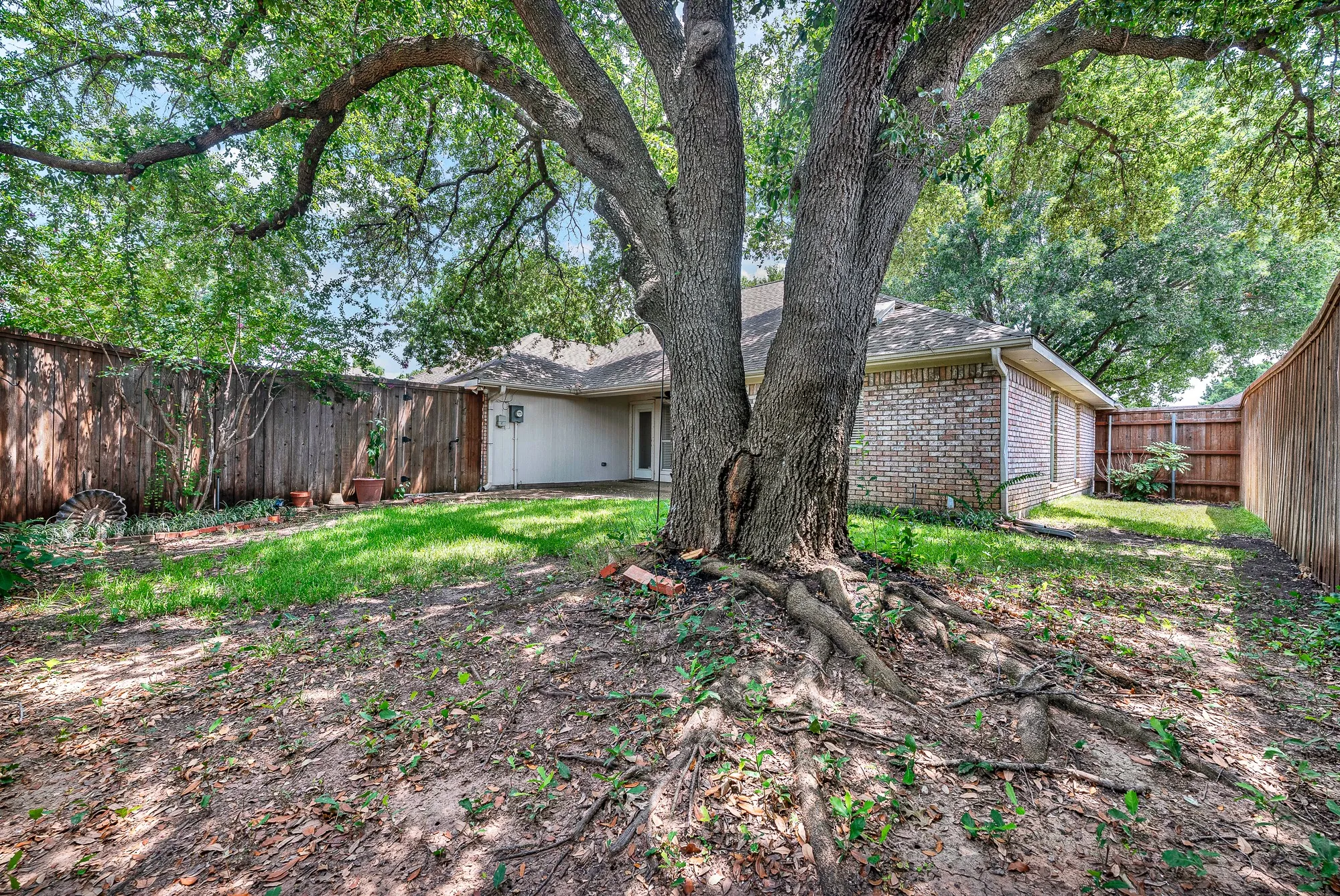 Single Family Residence For Sale in Collin County , 4445 Jenning Drive, Plano, Texas 75093, 3 Bedroom, 2 Bathroom, 2 Garage spaces, 1,966 Sqft, built in 1987, mls#21304203, Real Estate Agent in Plano, Homes For Sale in Collin county, Homes For Sale in Plano, Realtor in Plano Texas, Real Estate Brokerage Independent Realty Texas, Luminita Cordes Realtor