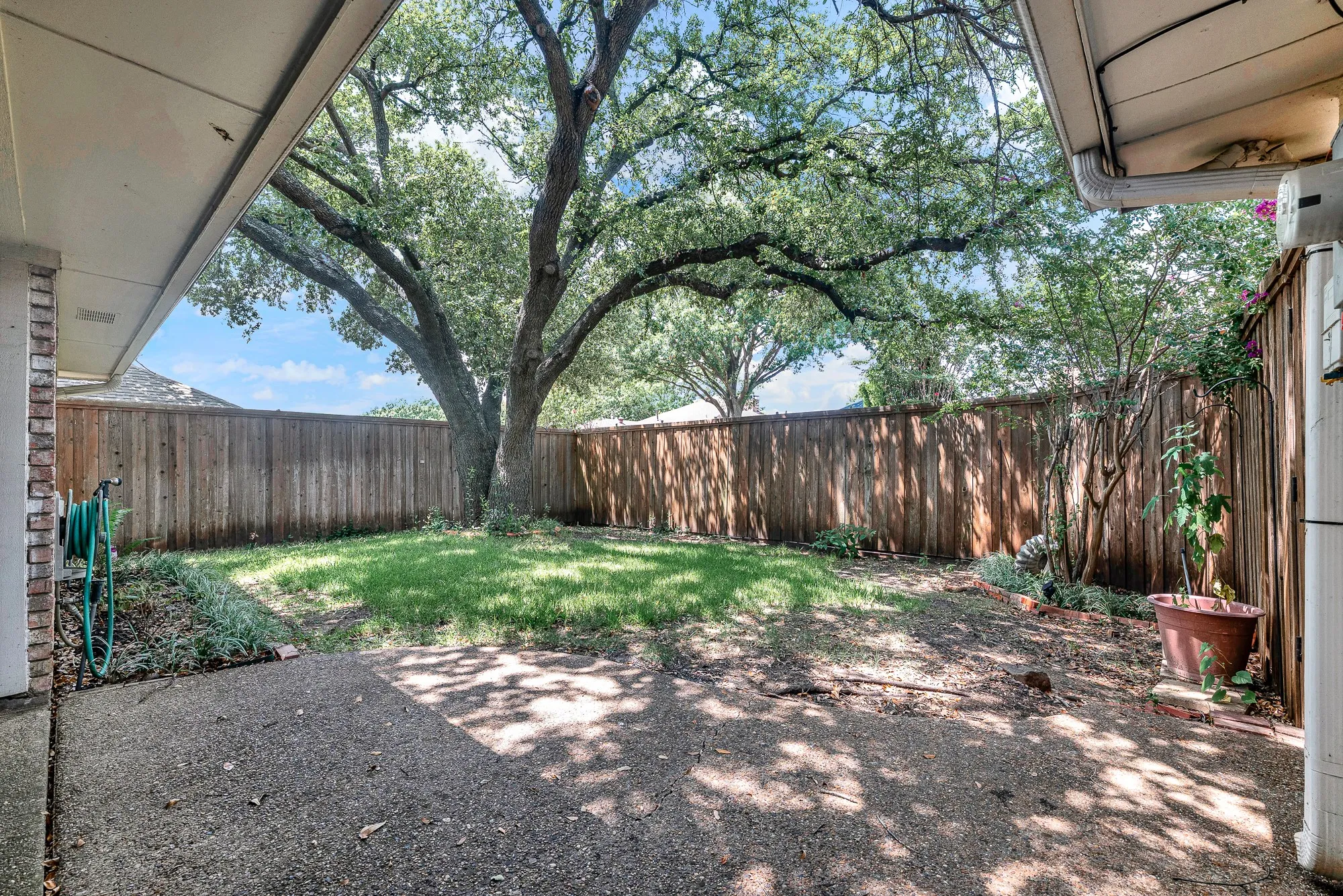 Single Family Residence For Sale in Collin County , 4445 Jenning Drive, Plano, Texas 75093, 3 Bedroom, 2 Bathroom, 2 Garage spaces, 1,966 Sqft, built in 1987, mls#21304203, Real Estate Agent in Plano, Homes For Sale in Collin county, Homes For Sale in Plano, Realtor in Plano Texas, Real Estate Brokerage Independent Realty Texas, Luminita Cordes Realtor