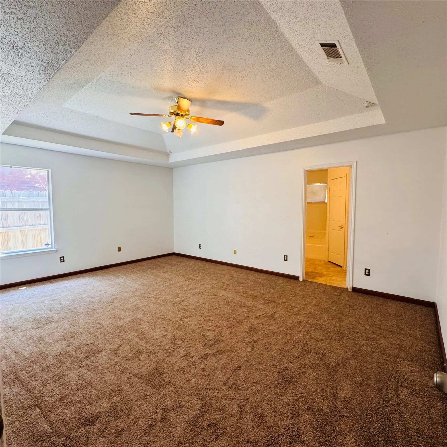 Single Family Residence For Rent in Tarrant County , 5524 Royal Meadow Lane, Arlington, Texas 76017, 3 Bedroom, 3 Bathroom, 2 Garage spaces, 2,116 Sqft, built in 1993, mls#21352738, Real Estate Agent in Arlington, Homes For Rent in Tarrant county, Homes For Rent in Arlington, Realtor in Arlington Texas, Real Estate Brokerage Independent Realty Texas, Luminita Cordes Realtor