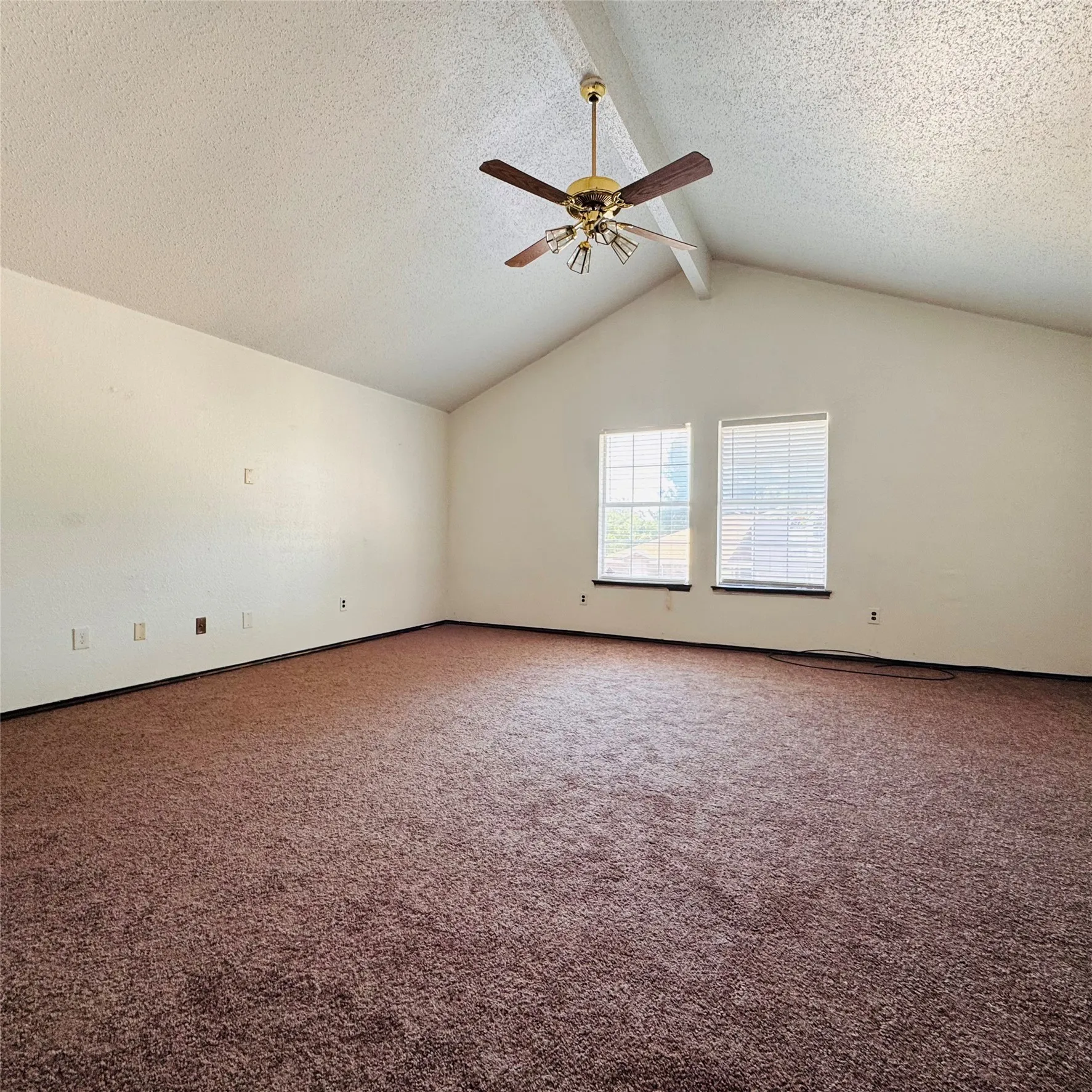 Single Family Residence For Rent in Tarrant County , 5524 Royal Meadow Lane, Arlington, Texas 76017, 3 Bedroom, 3 Bathroom, 2 Garage spaces, 2,116 Sqft, built in 1993, mls#21352738, Real Estate Agent in Arlington, Homes For Rent in Tarrant county, Homes For Rent in Arlington, Realtor in Arlington Texas, Real Estate Brokerage Independent Realty Texas, Luminita Cordes Realtor