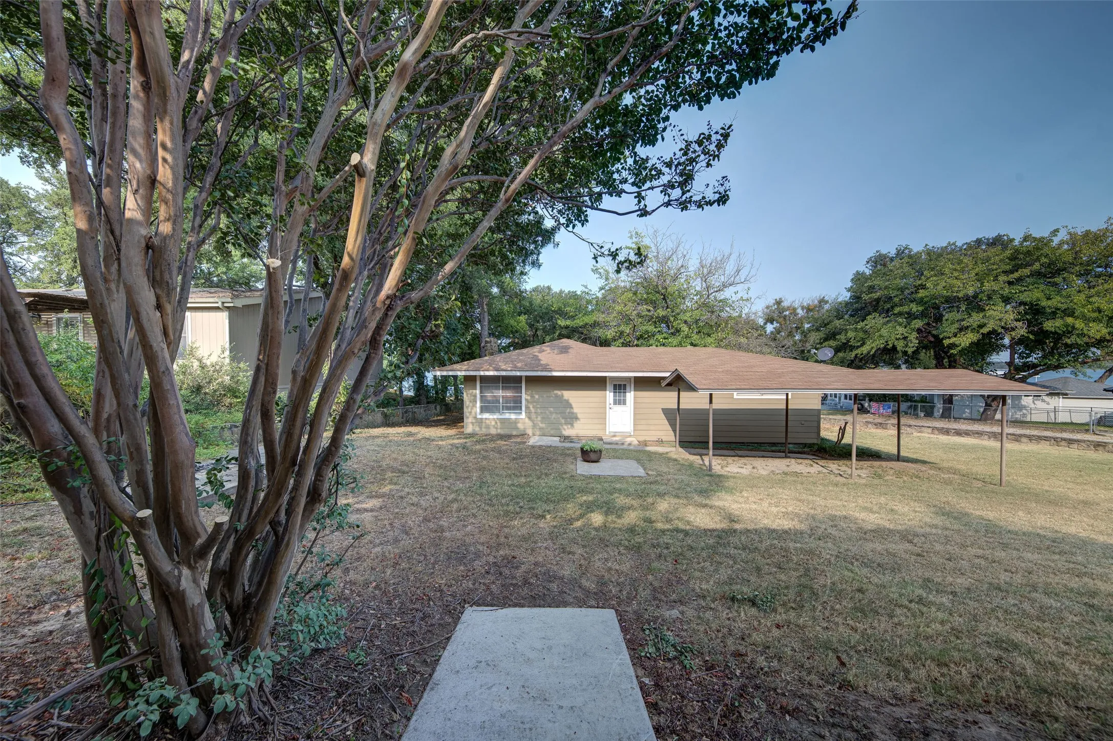 Single Family Residence For Sale in Wise County , 259 Dock Street, Bridgeport, Texas 76426, 2 Bedroom, 1 Bathroom, 2 Garage spaces, 1,125 Sqft, built in 1997, mls#21352511, Real Estate Agent in Bridgeport, Homes For Sale in Wise county, Homes For Sale in Bridgeport, Realtor in Bridgeport Texas, Real Estate Brokerage Independent Realty Texas, Luminita Cordes Realtor