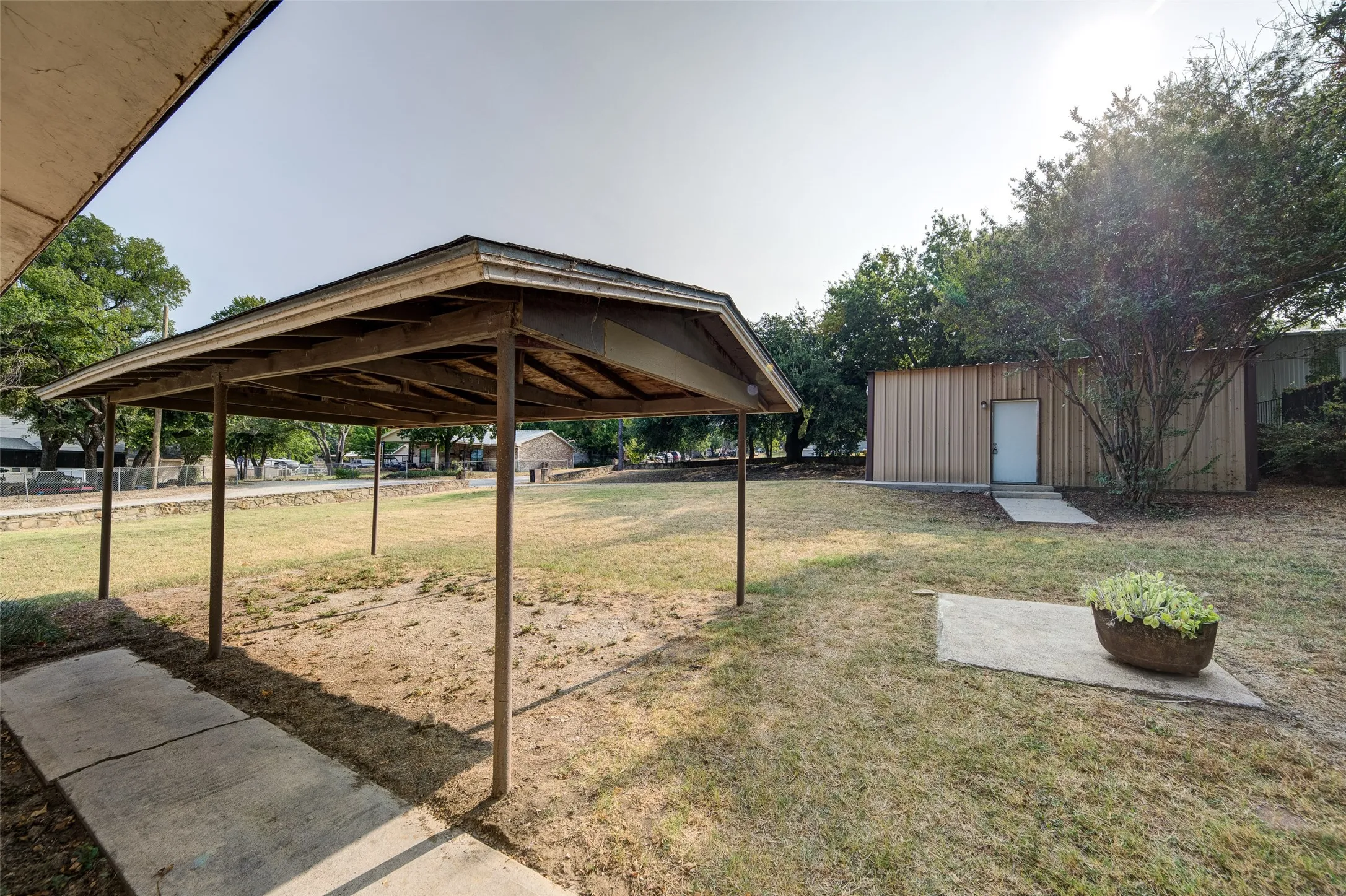 Single Family Residence For Sale in Wise County , 259 Dock Street, Bridgeport, Texas 76426, 2 Bedroom, 1 Bathroom, 2 Garage spaces, 1,125 Sqft, built in 1997, mls#21352511, Real Estate Agent in Bridgeport, Homes For Sale in Wise county, Homes For Sale in Bridgeport, Realtor in Bridgeport Texas, Real Estate Brokerage Independent Realty Texas, Luminita Cordes Realtor