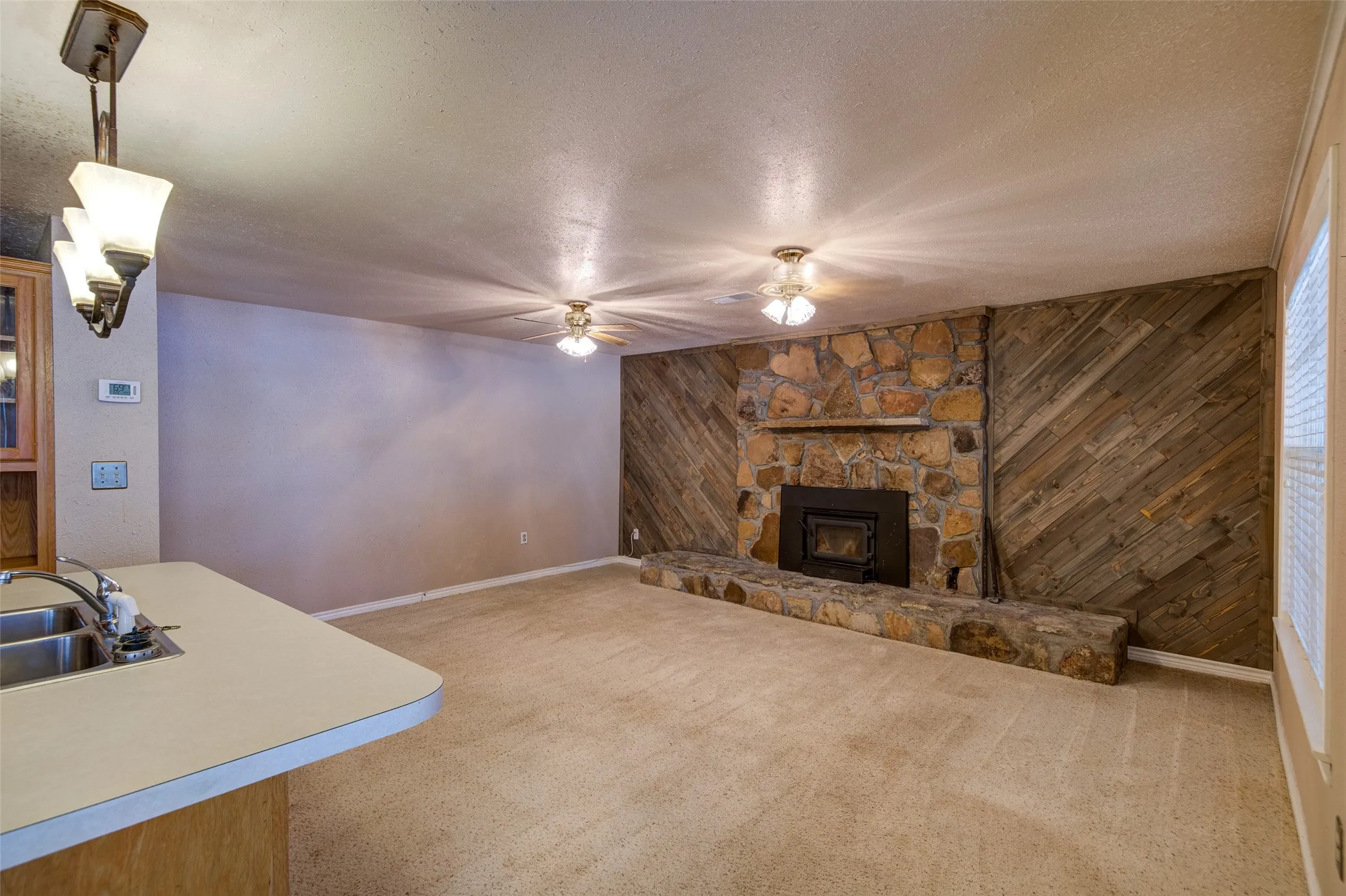 Single Family Residence For Sale in Wise County , 259 Dock Street, Bridgeport, Texas 76426, 2 Bedroom, 1 Bathroom, 2 Garage spaces, 1,125 Sqft, built in 1997, mls#21352511, Real Estate Agent in Bridgeport, Homes For Sale in Wise county, Homes For Sale in Bridgeport, Realtor in Bridgeport Texas, Real Estate Brokerage Independent Realty Texas, Luminita Cordes Realtor